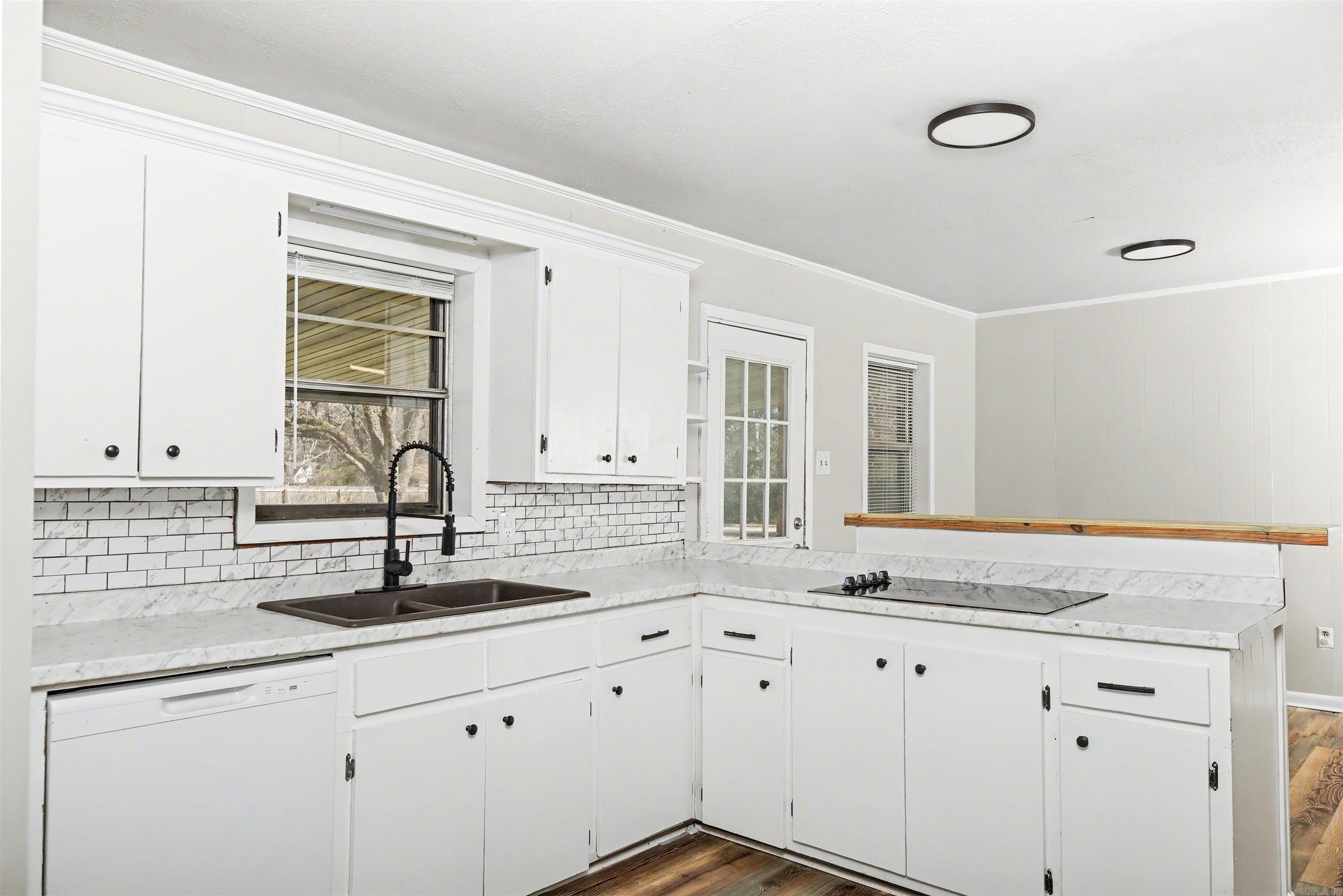 TOWN & COUNTRY ADD - Residential