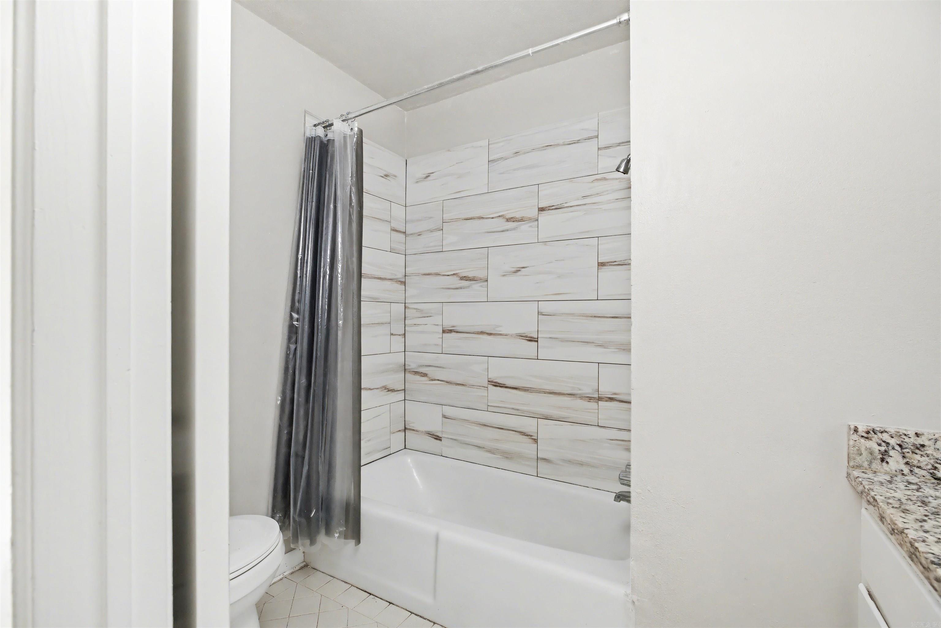 TOWN & COUNTRY ADD - Residential