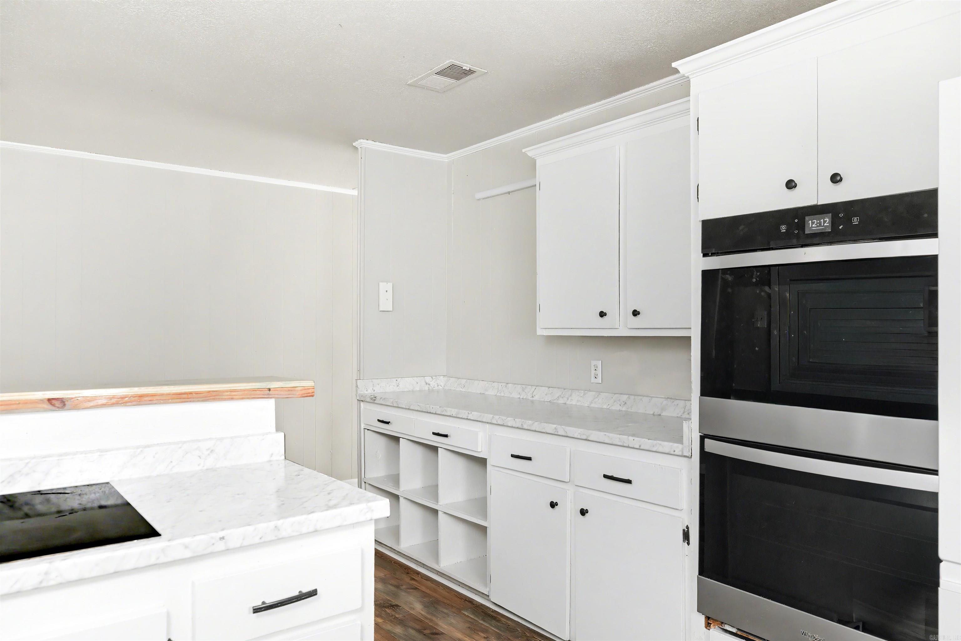 TOWN & COUNTRY ADD - Residential