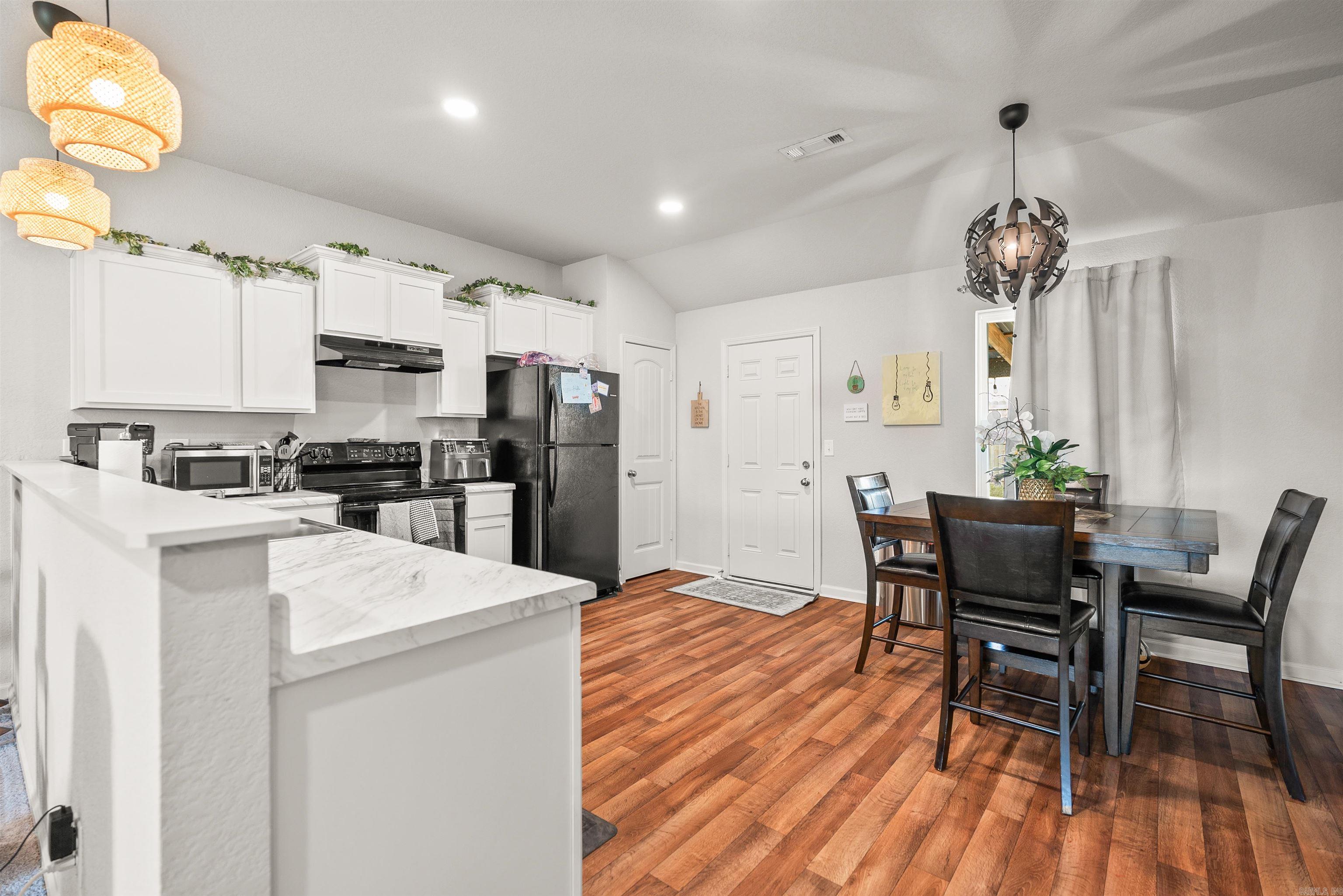 MUSEUM MEADOWS - Residential