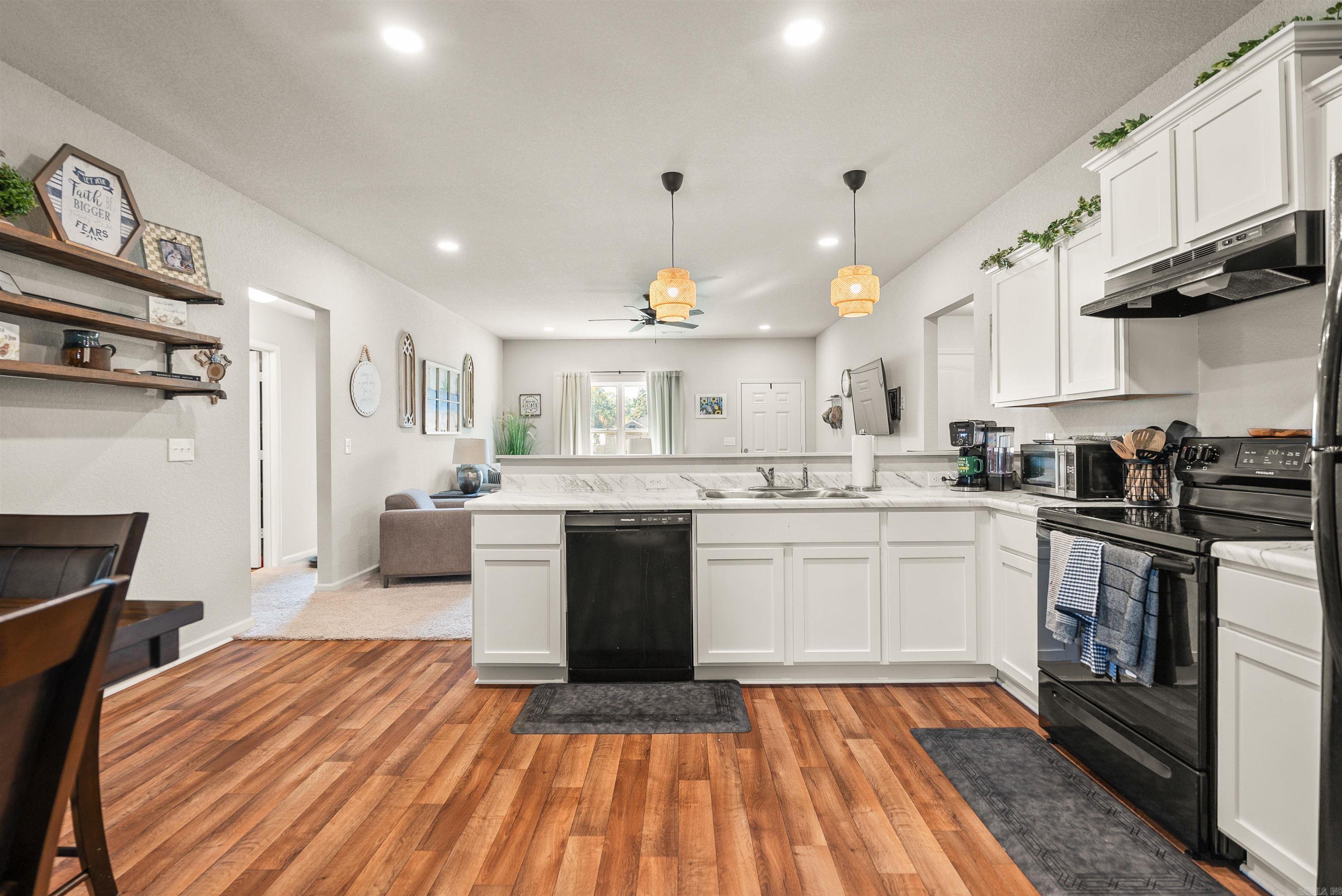 MUSEUM MEADOWS - Residential