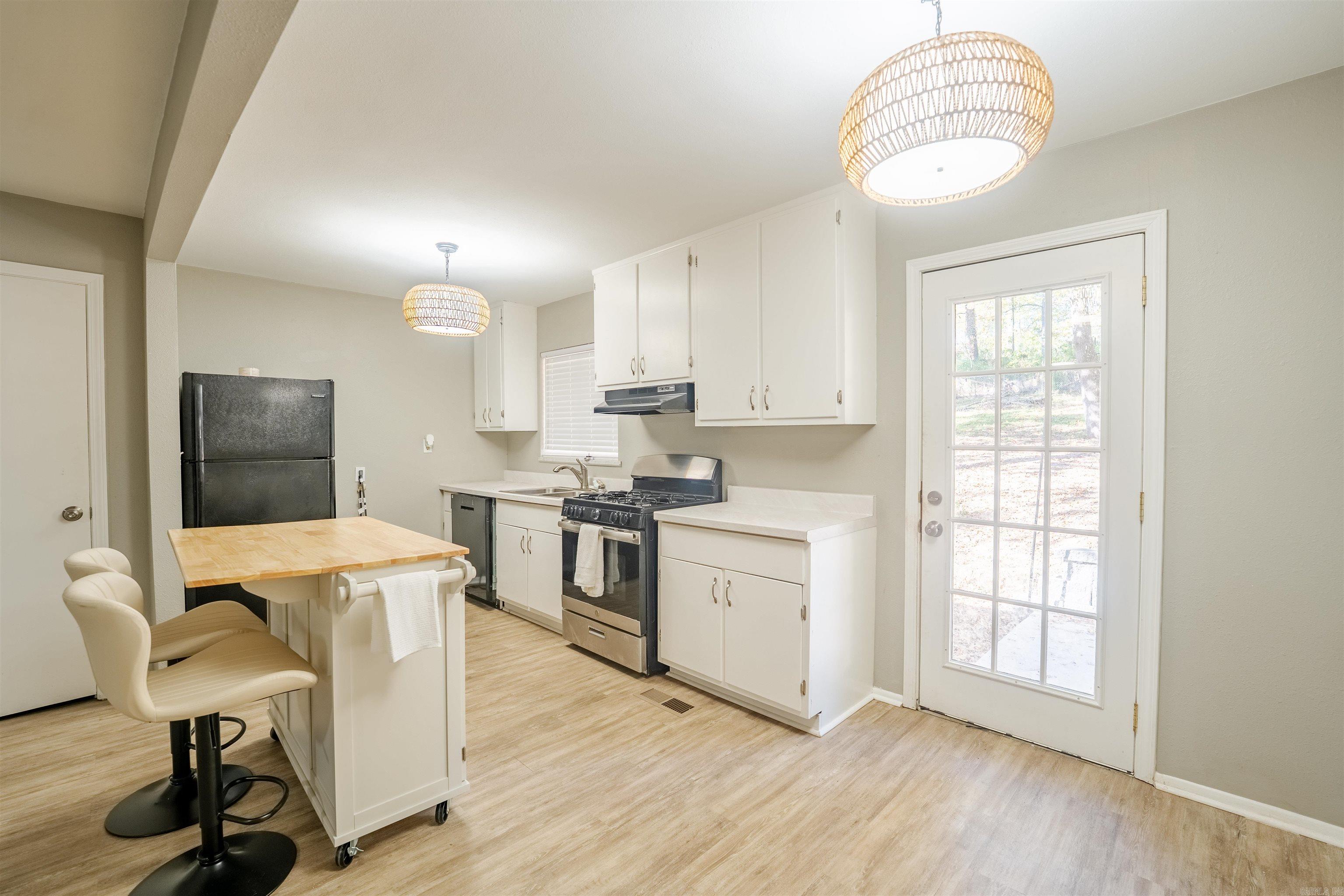 WATSON MANOR - Residential