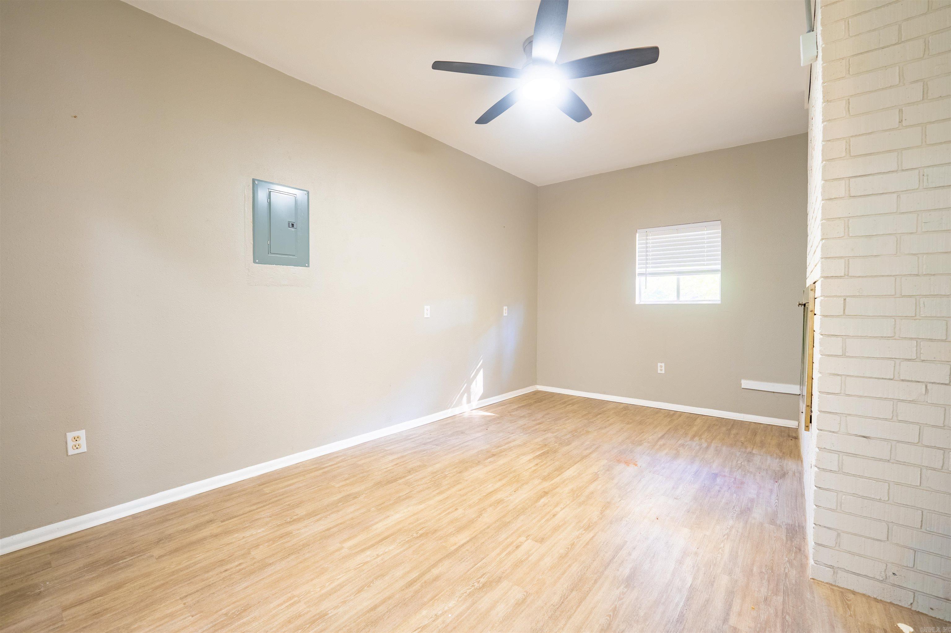 WATSON MANOR - Residential