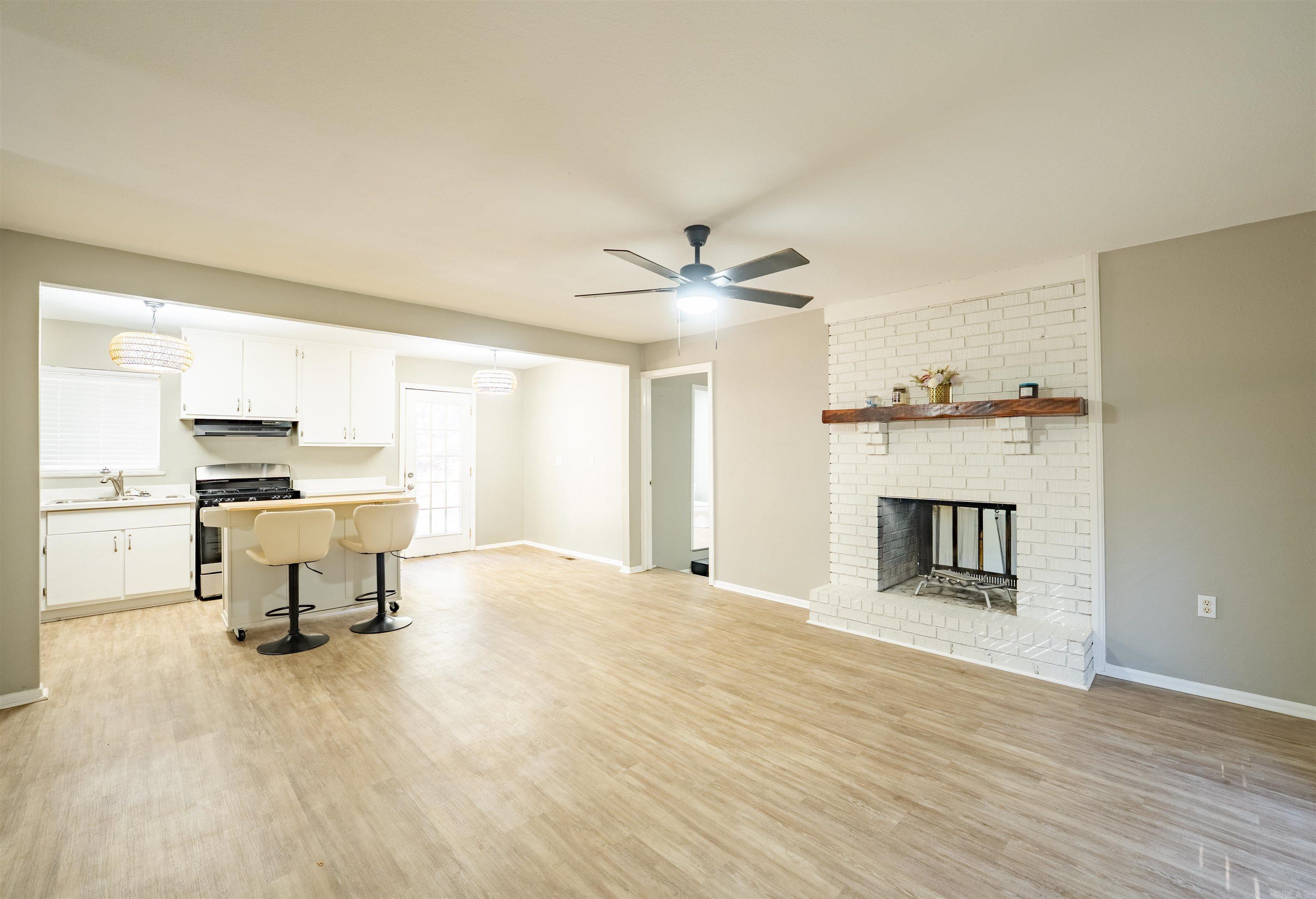 WATSON MANOR - Residential