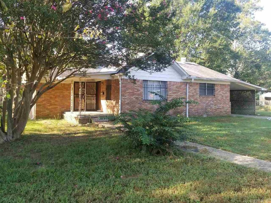 Cozy Levy 3BR/1BA home for rent in convenient North Little Rock Location! Recently renovated with new paint, countertops, kitchen and bath flooring, new gas range and more!