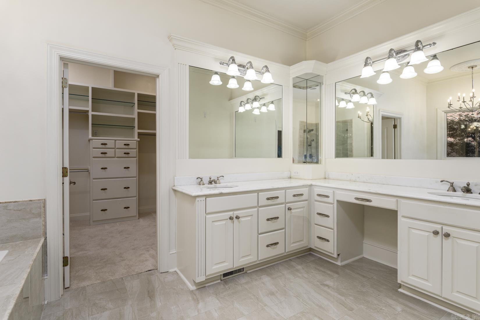 CHENAL VALLEY THE OAKS - Residential