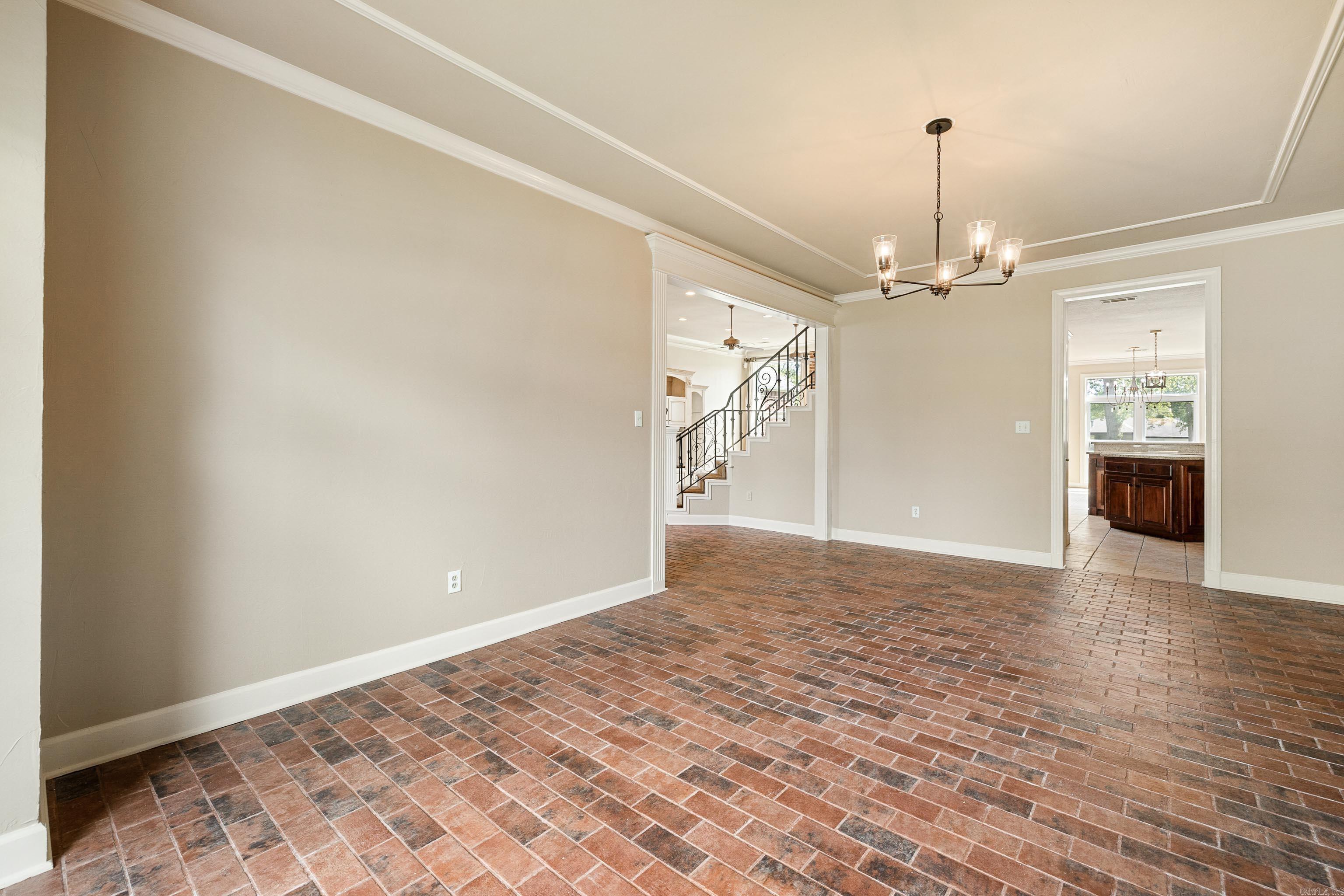 LONGHILLS VILLAGE - Residential