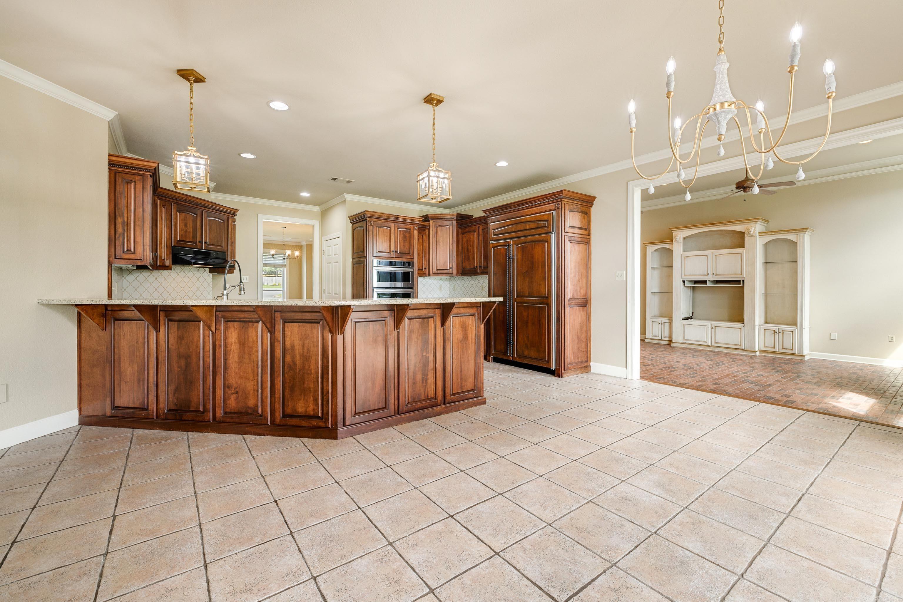 LONGHILLS VILLAGE - Residential