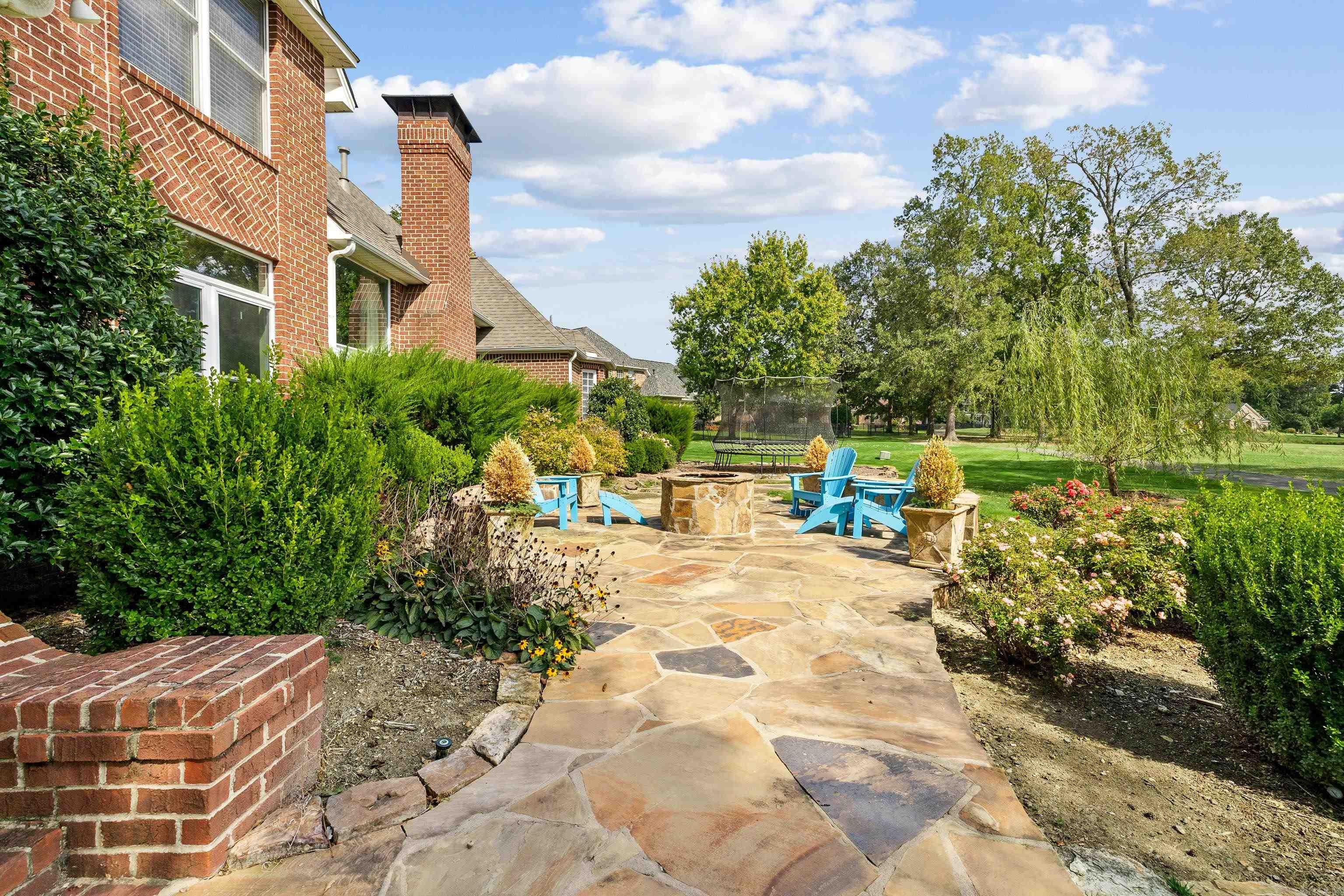 LONGHILLS VILLAGE - Residential