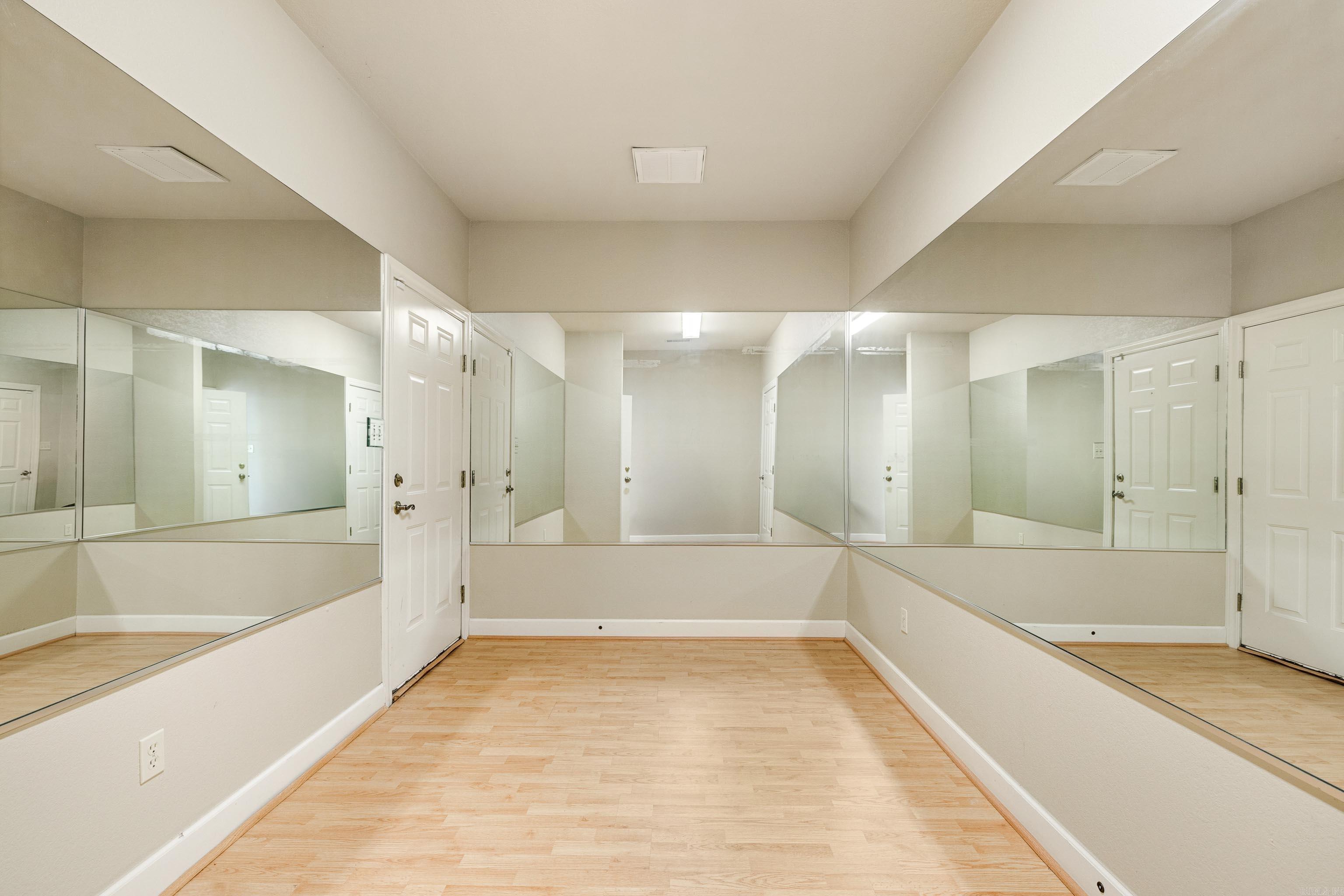 LONGHILLS VILLAGE - Residential