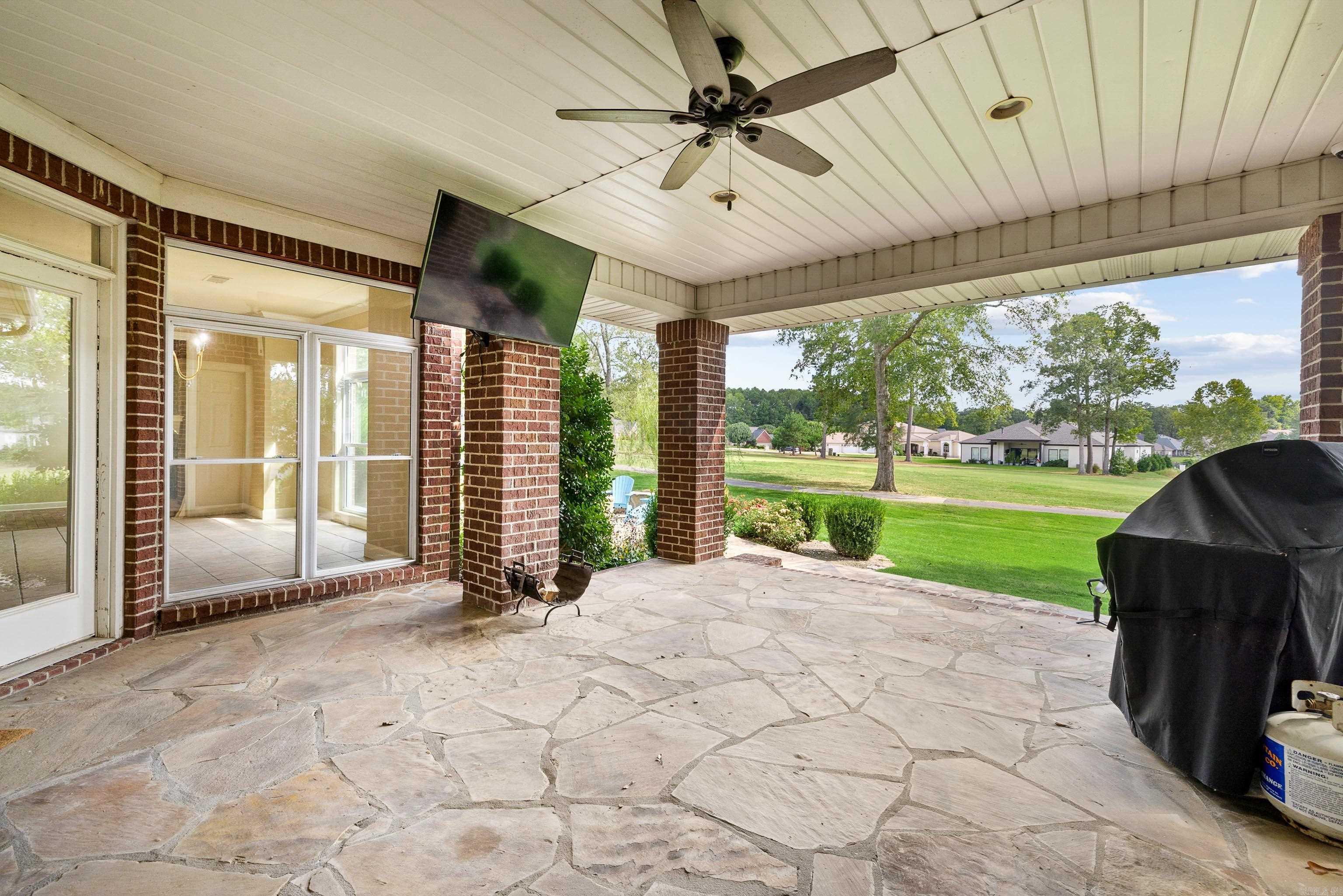 LONGHILLS VILLAGE - Residential