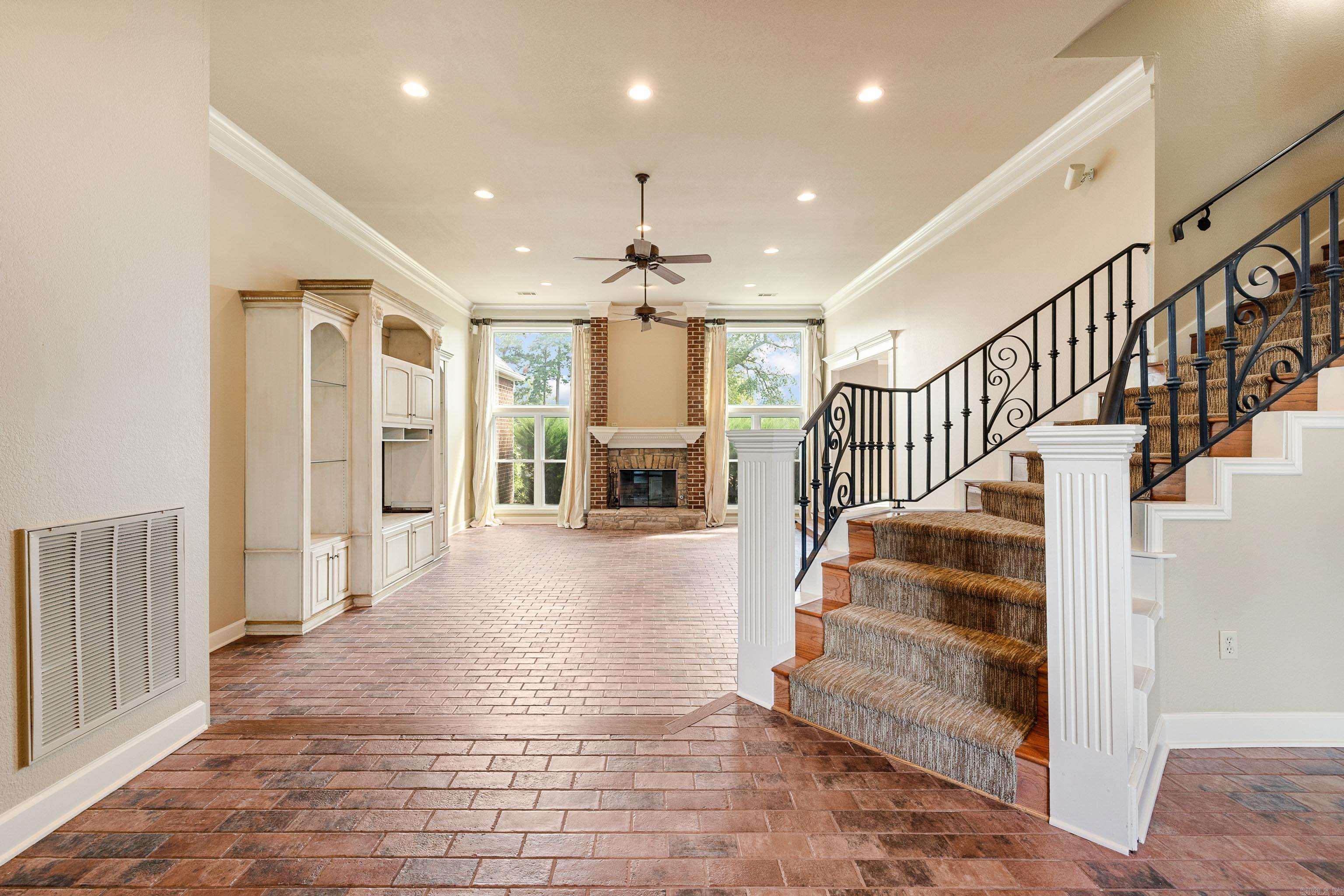 LONGHILLS VILLAGE - Residential