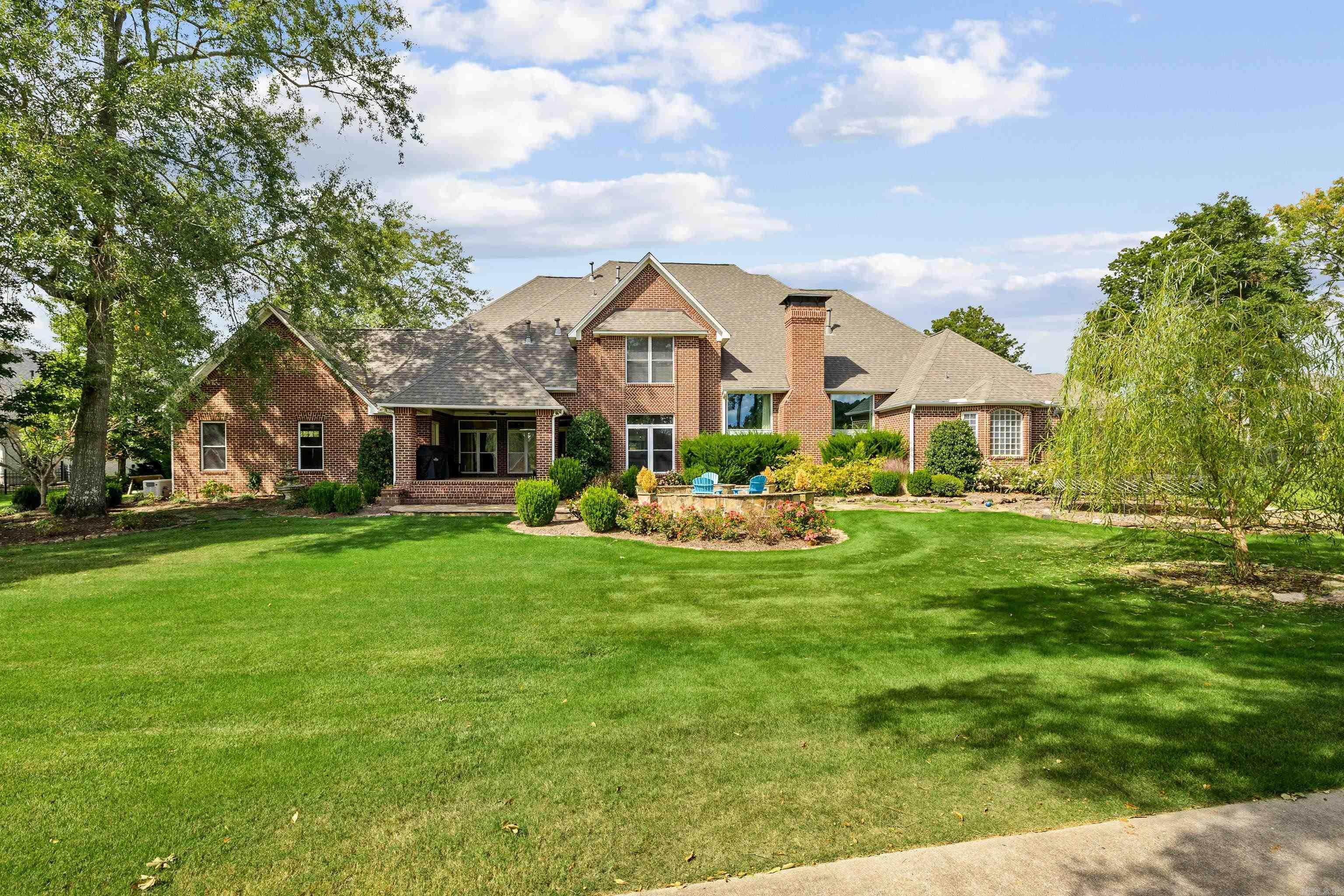 LONGHILLS VILLAGE - Residential