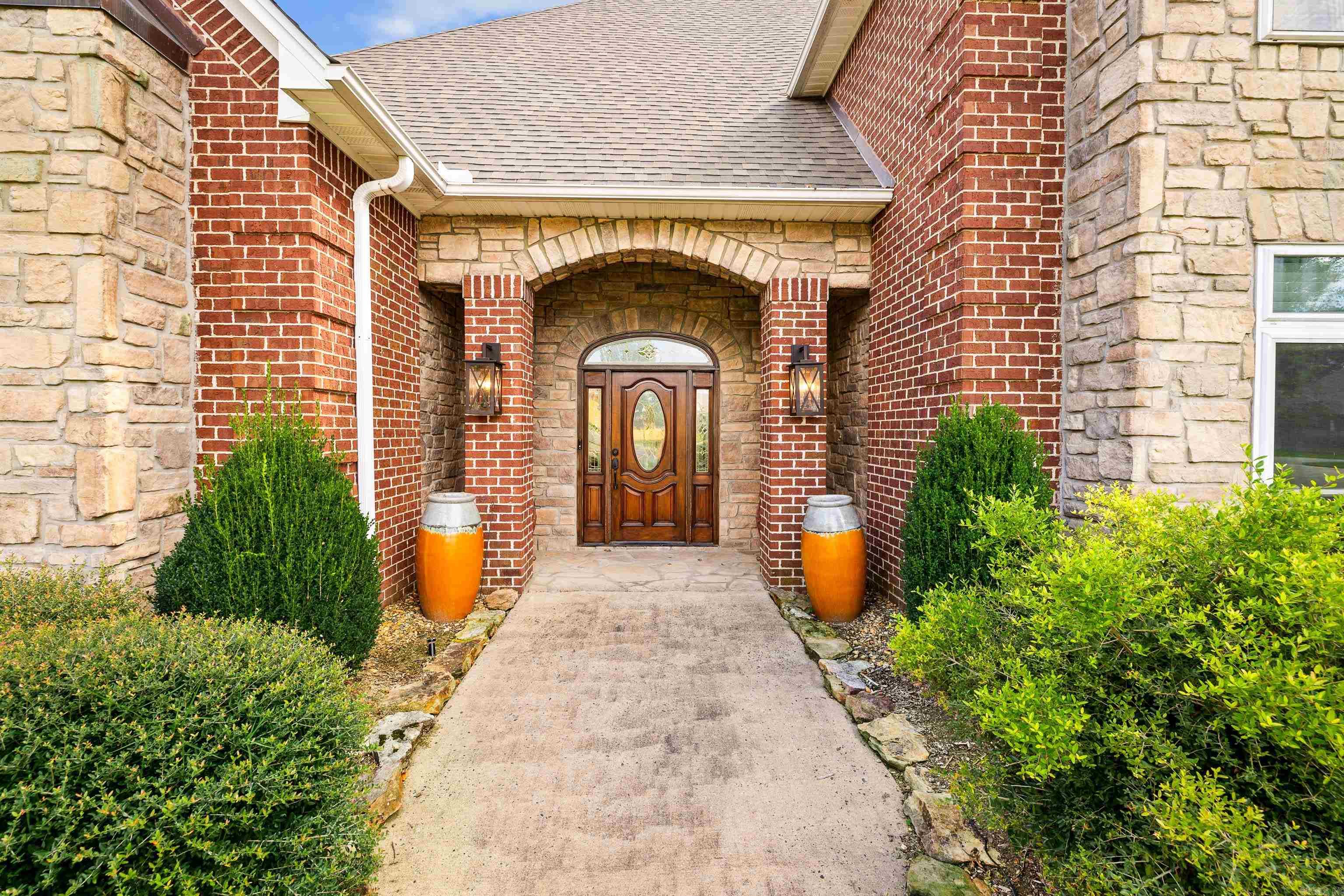 LONGHILLS VILLAGE - Residential