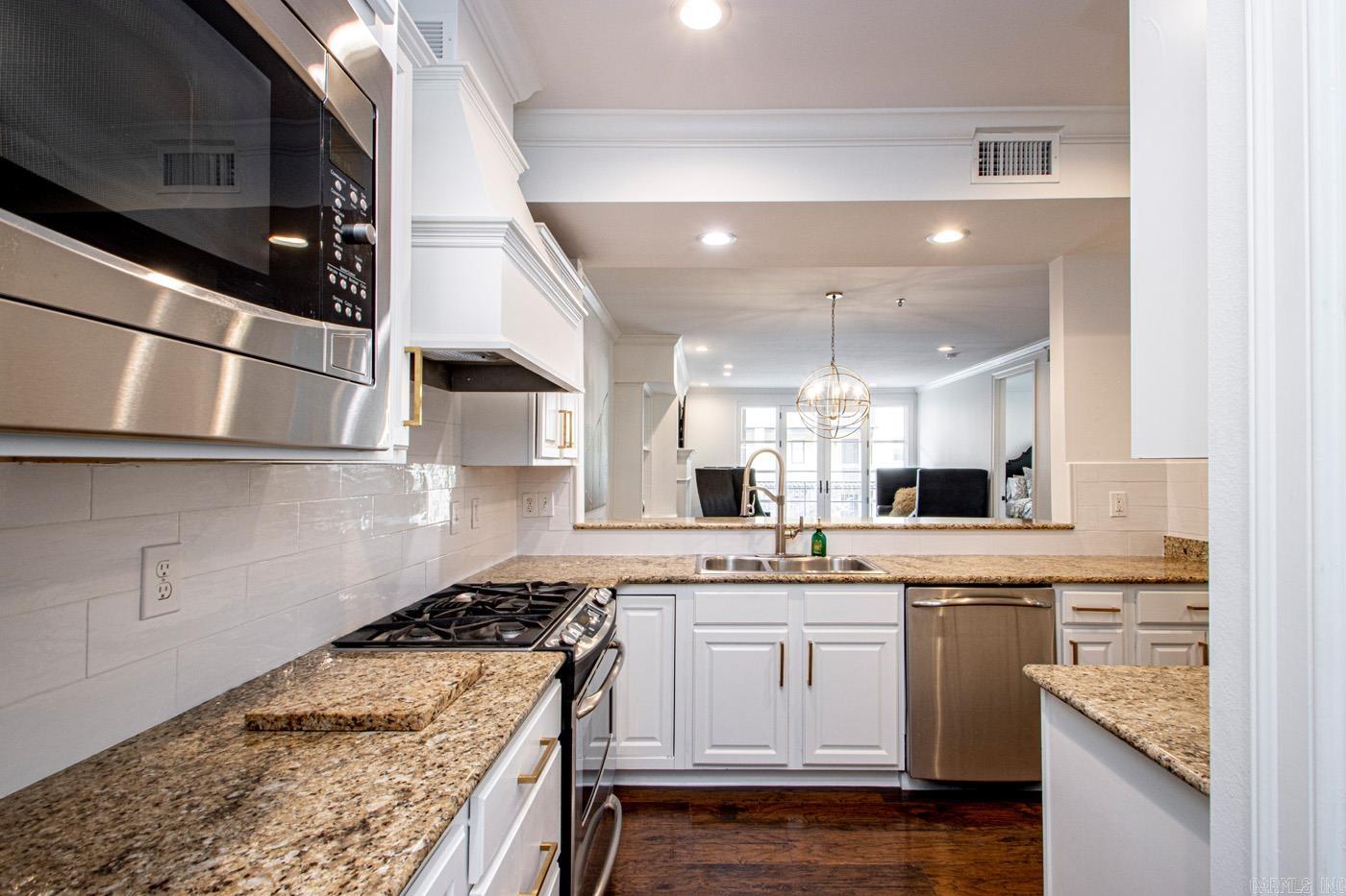 CHENAL WOODS HPR - Residential Lease