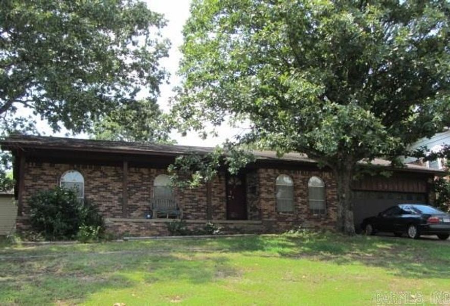 This home sits on a corner lot with a large utility building. It has had some updates with new carpet, paint & HVAC unit..