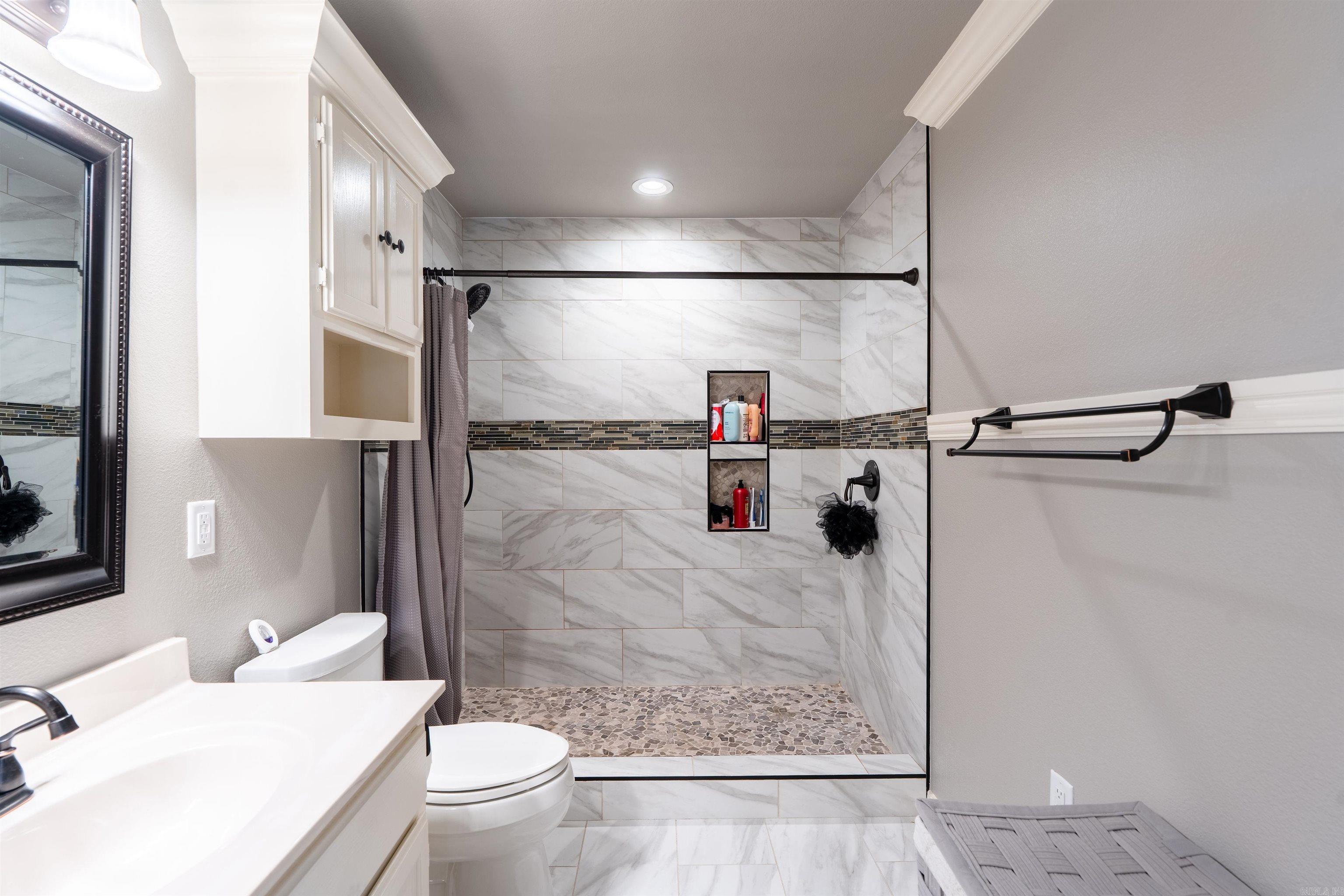 ARROWHEAD VILLAGE - Residential