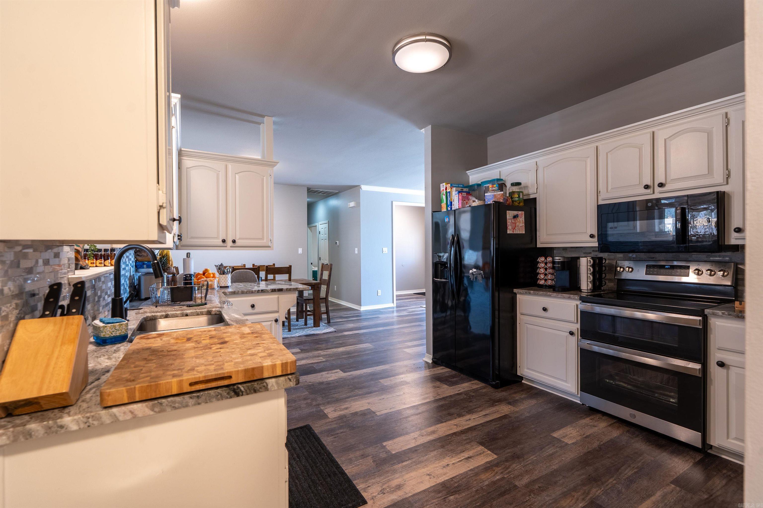 ARROWHEAD VILLAGE - Residential