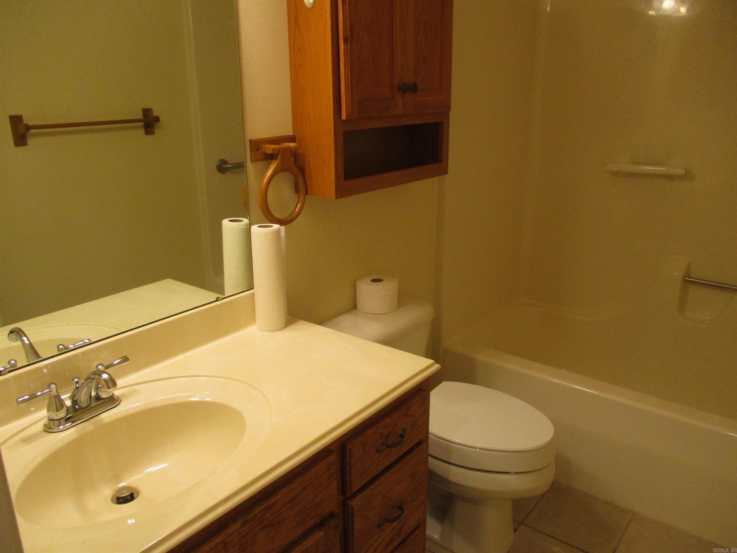 HIDDEN ISLE - Residential