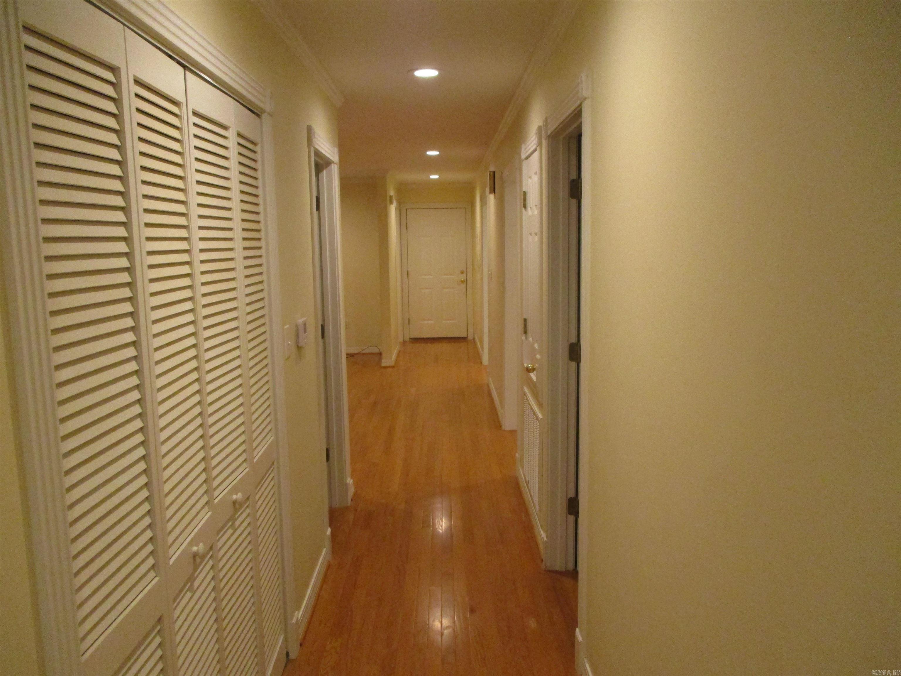 HIDDEN ISLE - Residential