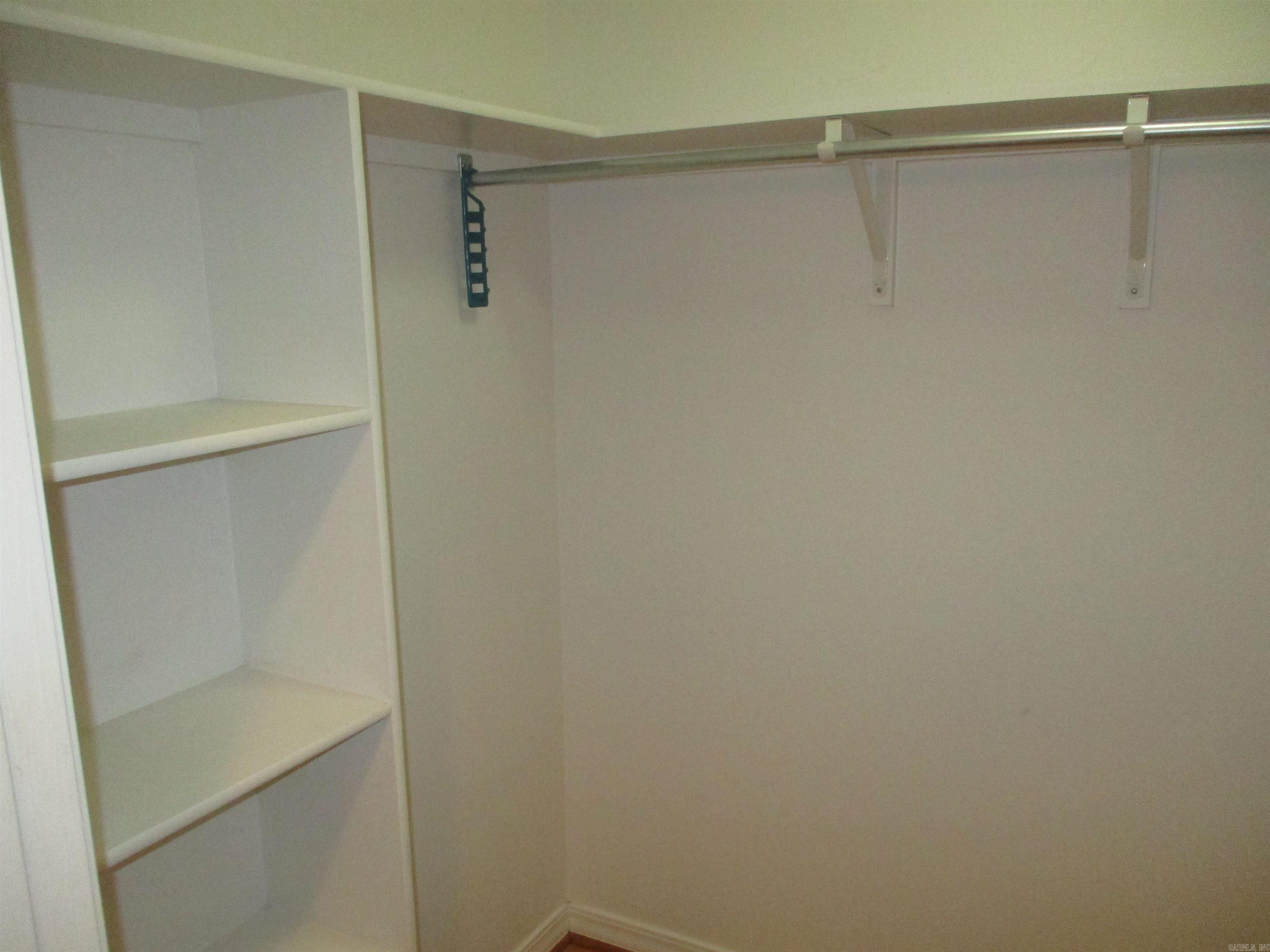 HIDDEN ISLE - Residential