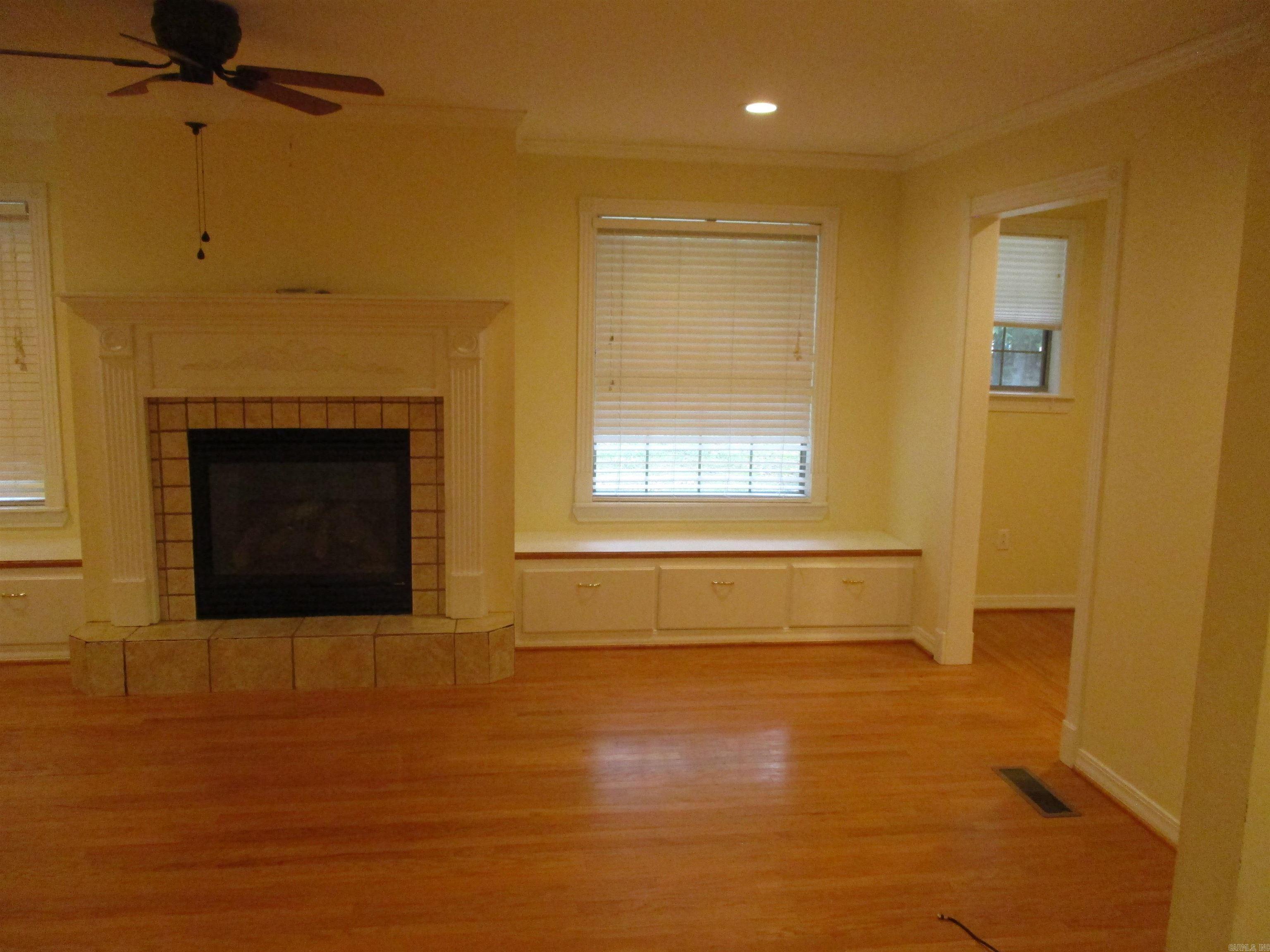 HIDDEN ISLE - Residential