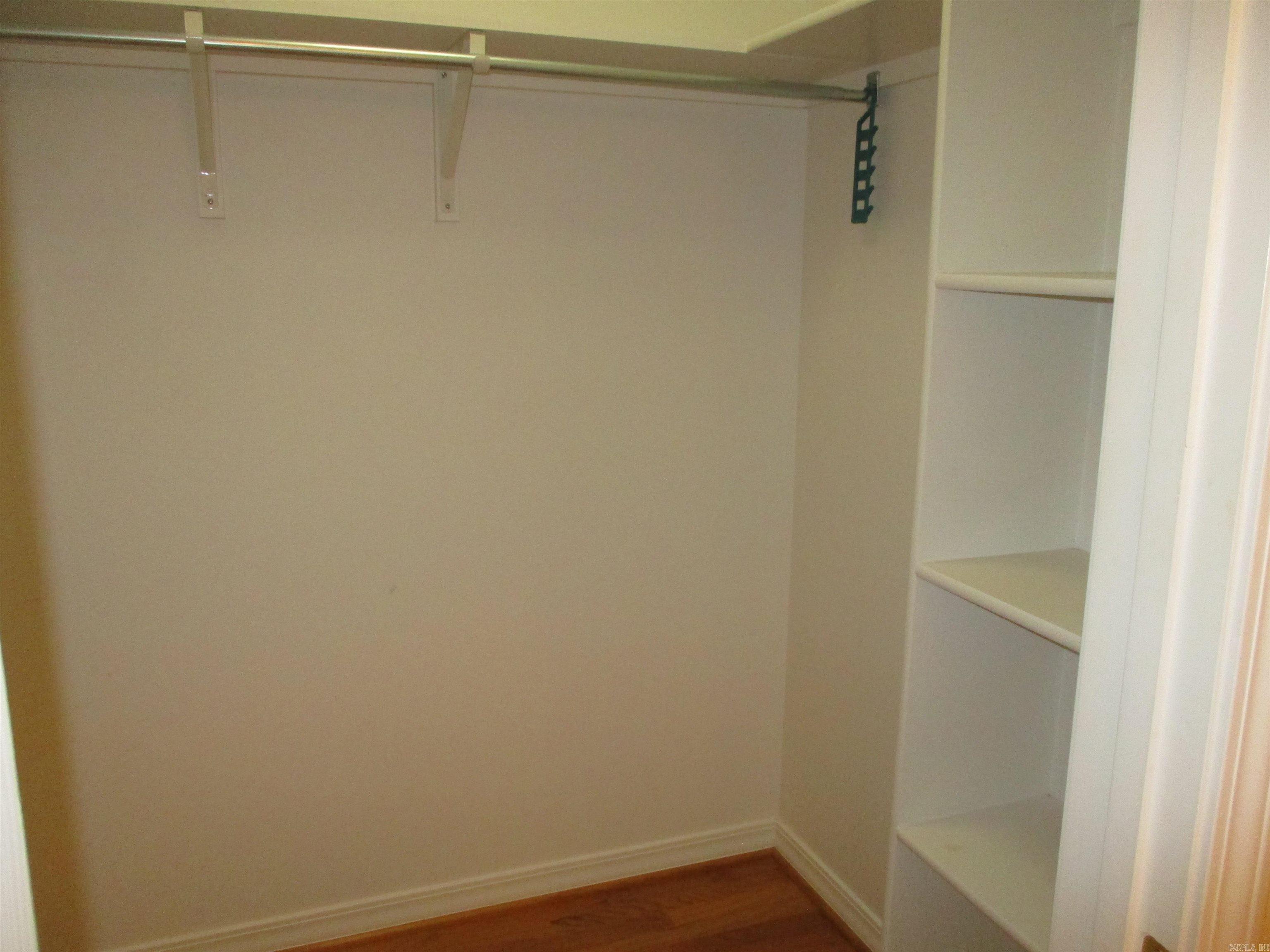 HIDDEN ISLE - Residential