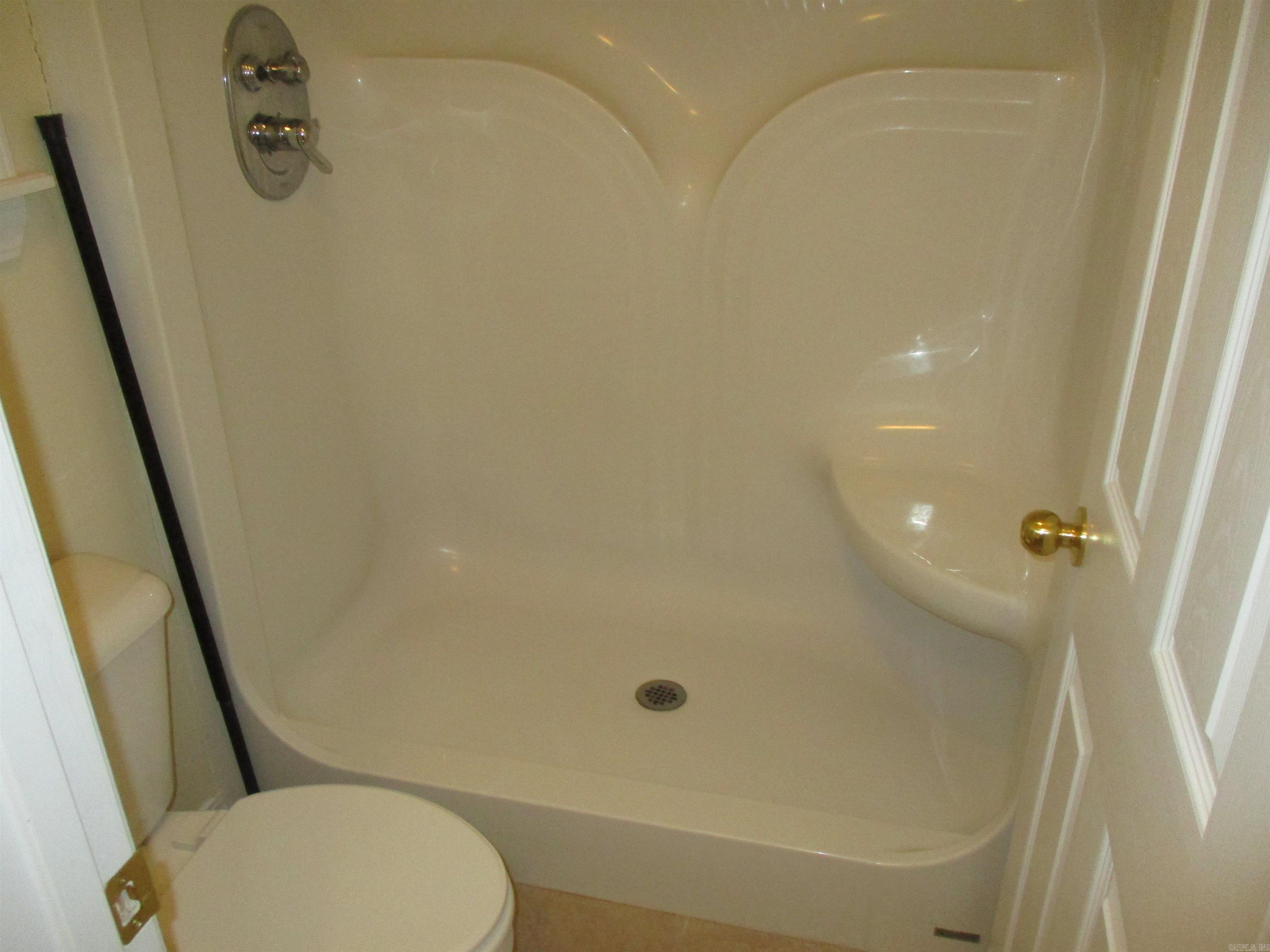 HIDDEN ISLE - Residential