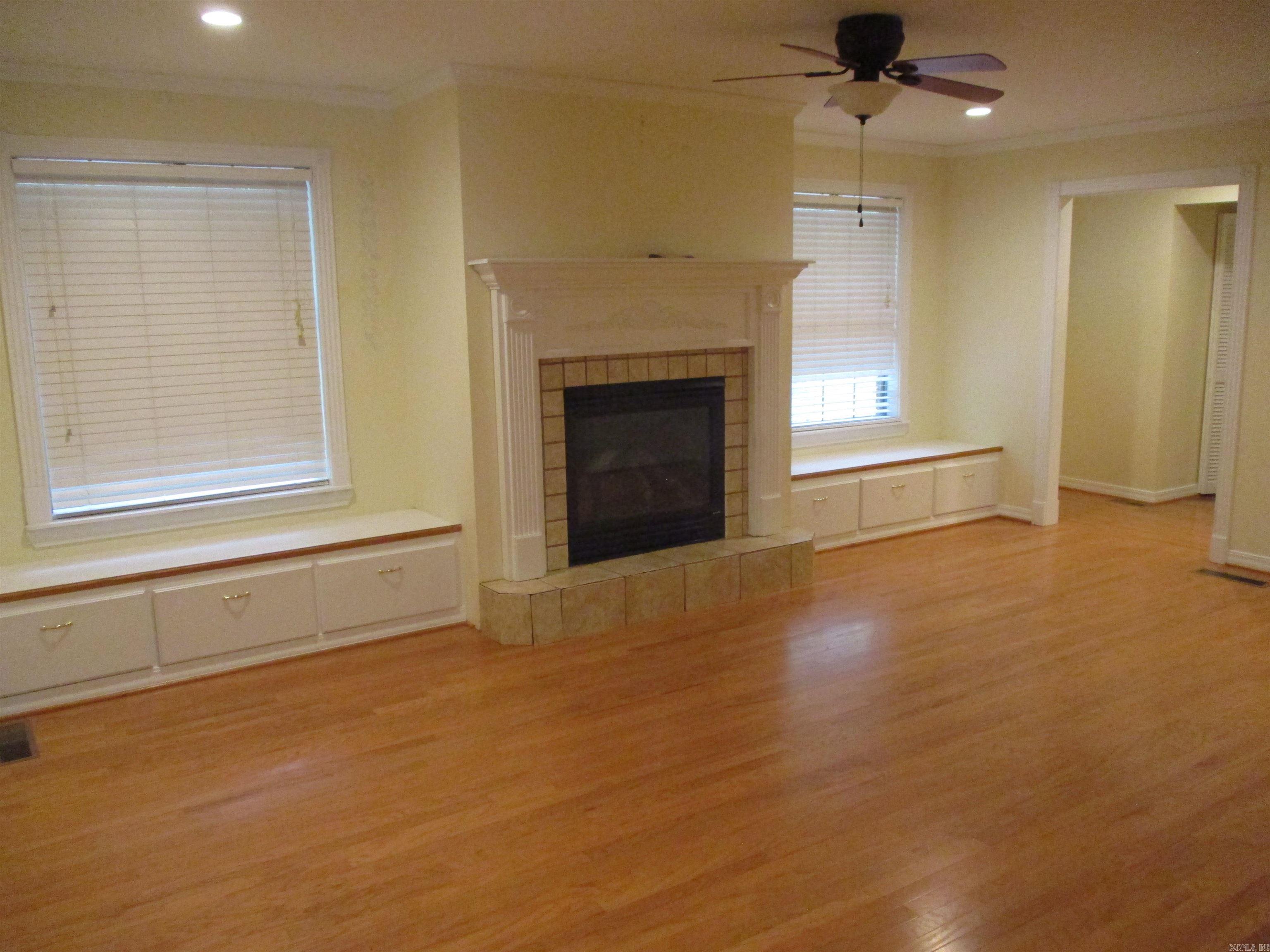 HIDDEN ISLE - Residential