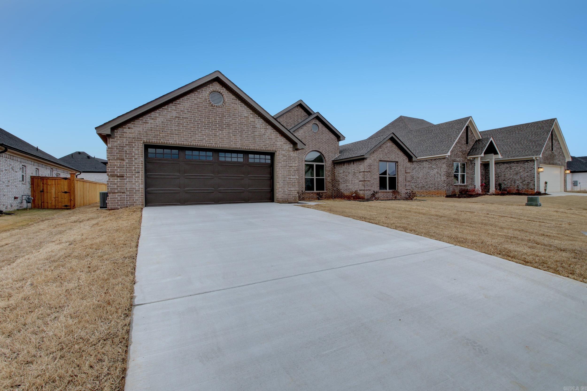 COUNTRY CLUB OF ARK THE - Residential