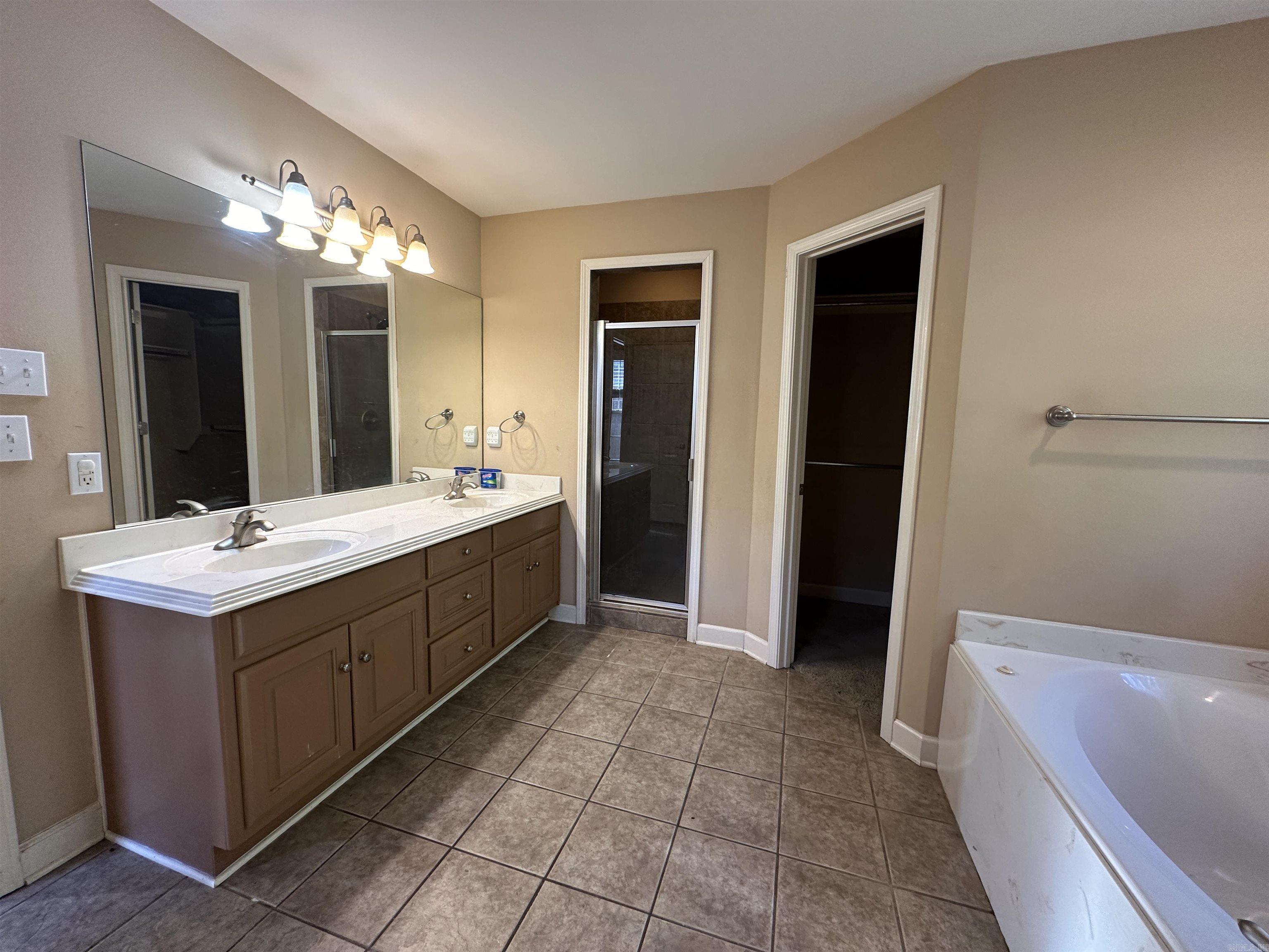 AUSTIN LAKES ON THE BAY ADDN - Residential