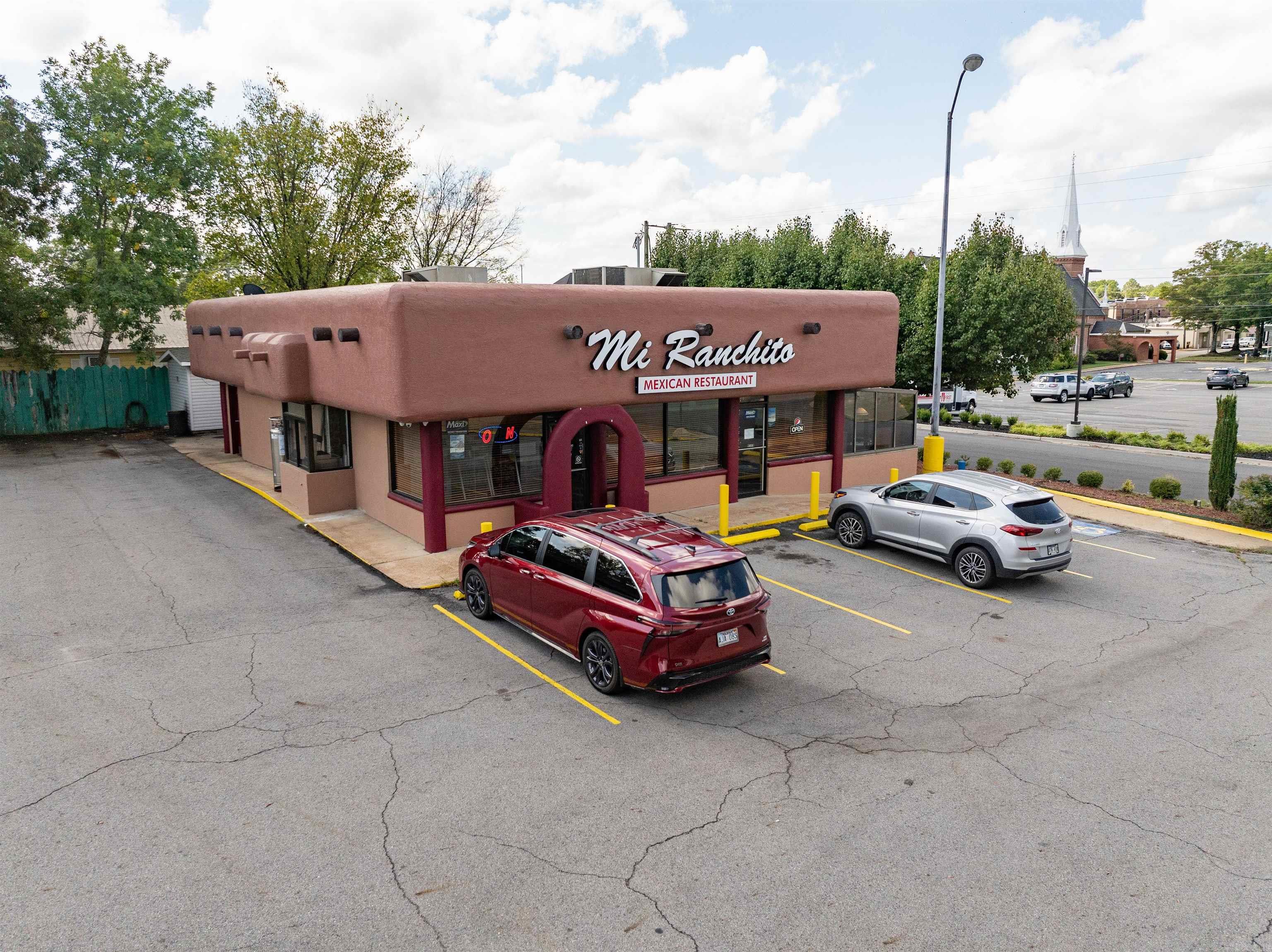 Prime Restaurant Location in the heart of Searcy! This restaurant is up and running and will continue to be open until it is sold. This working restaurant has unlimited potential and is sitting in an extreme high traffic count area. The kitchen equipment will be included in sale as well as most seating. (see exclusions) There are 22 parking spaces, storage building and a smaller storage shed on property. This is a wonderful oppurtunity for a turn key business. Seller will be happy to share P&L to serious buyers.