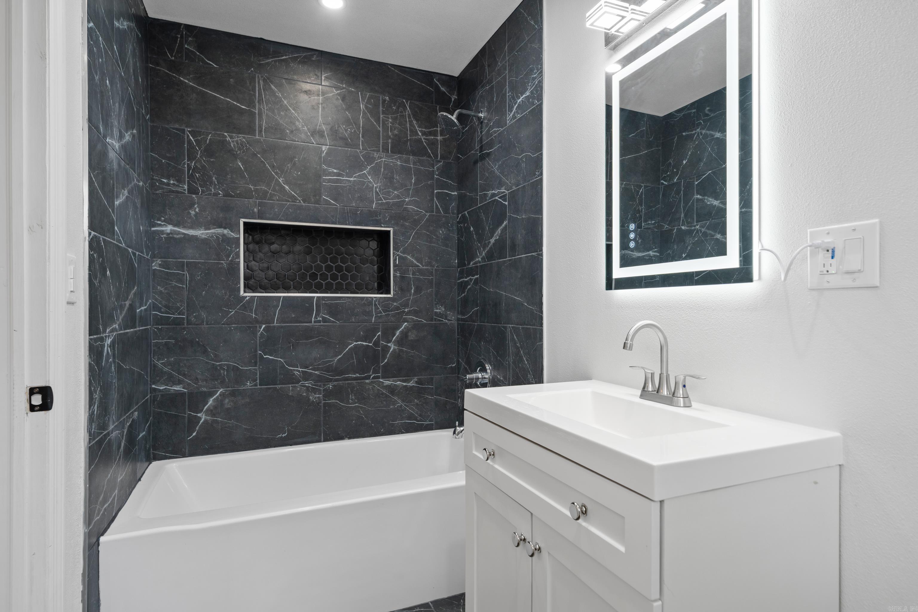 BEVERLY HILLS - Residential