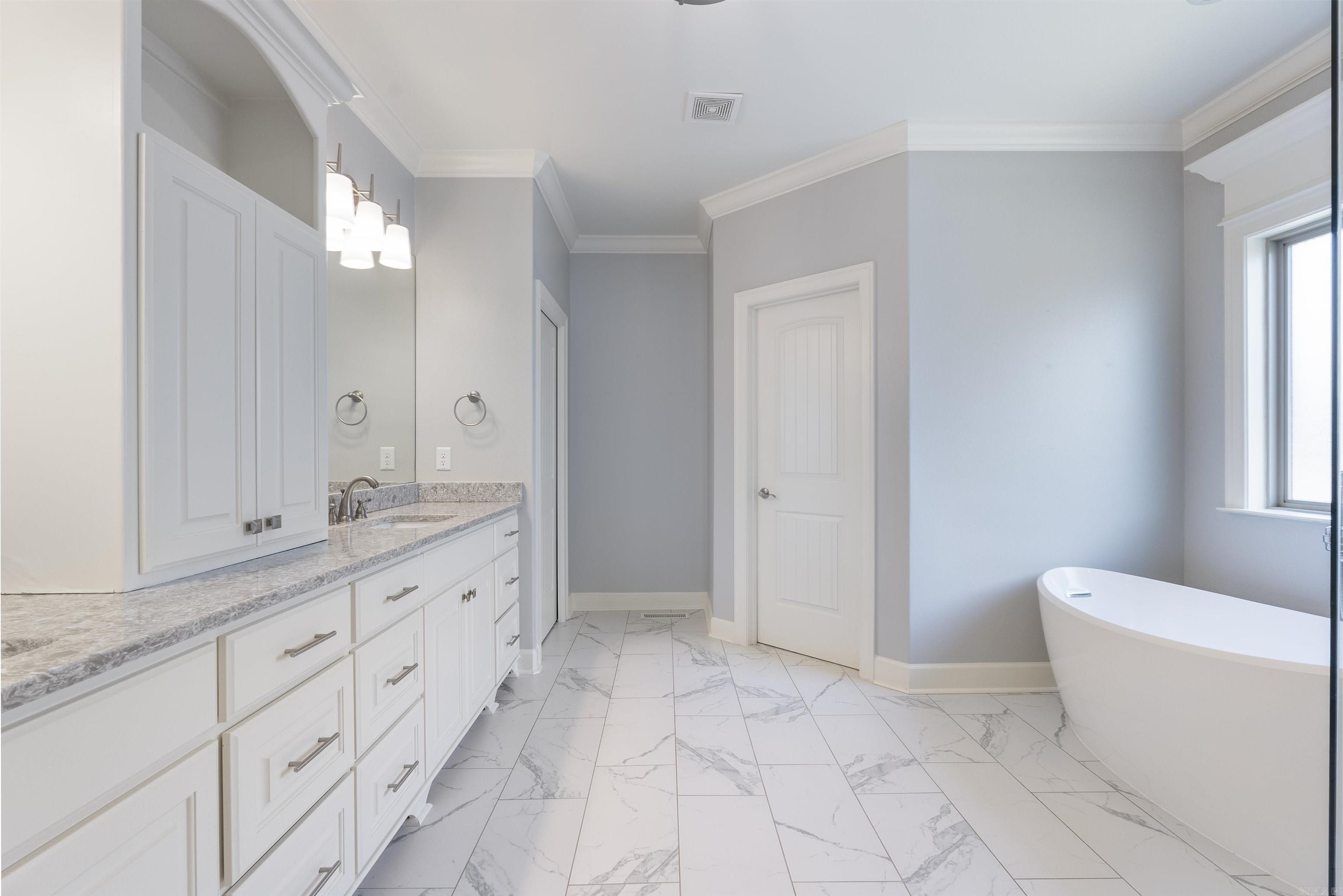 CHENAL VALLEY "TOURNAY CIRCLE" - Residential