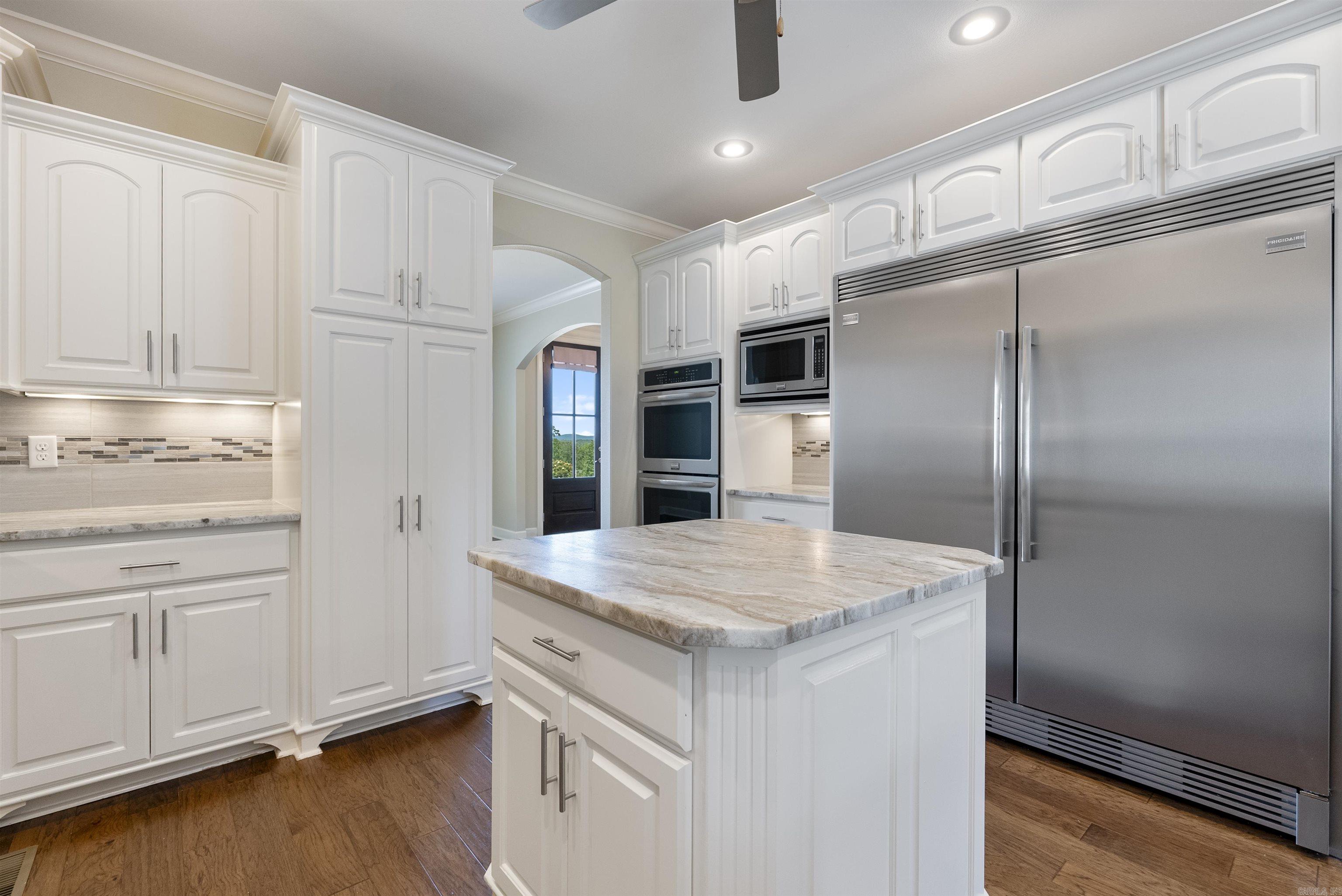 CHENAL VALLEY "TOURNAY CIRCLE" - Residential