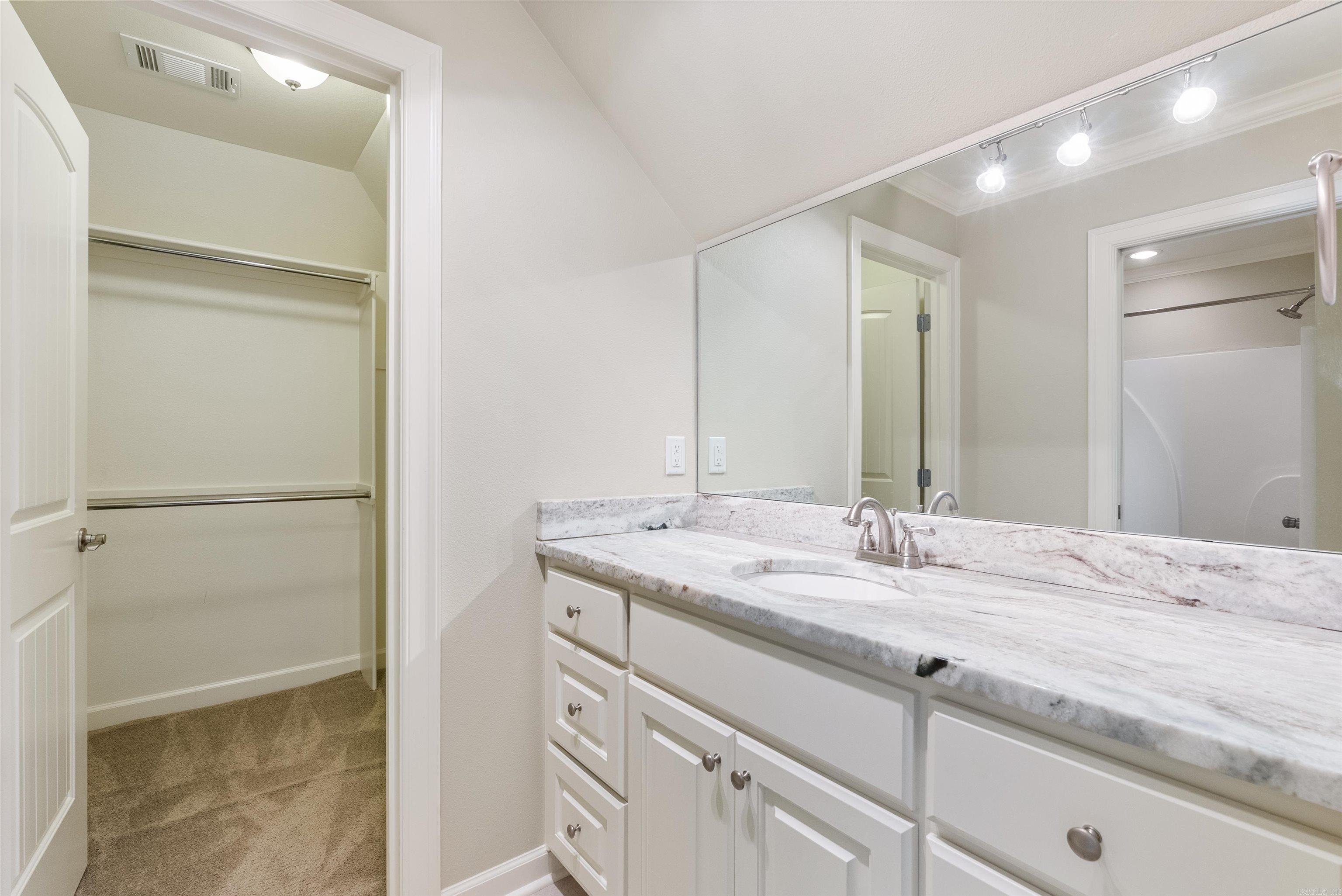 CHENAL VALLEY "TOURNAY CIRCLE" - Residential