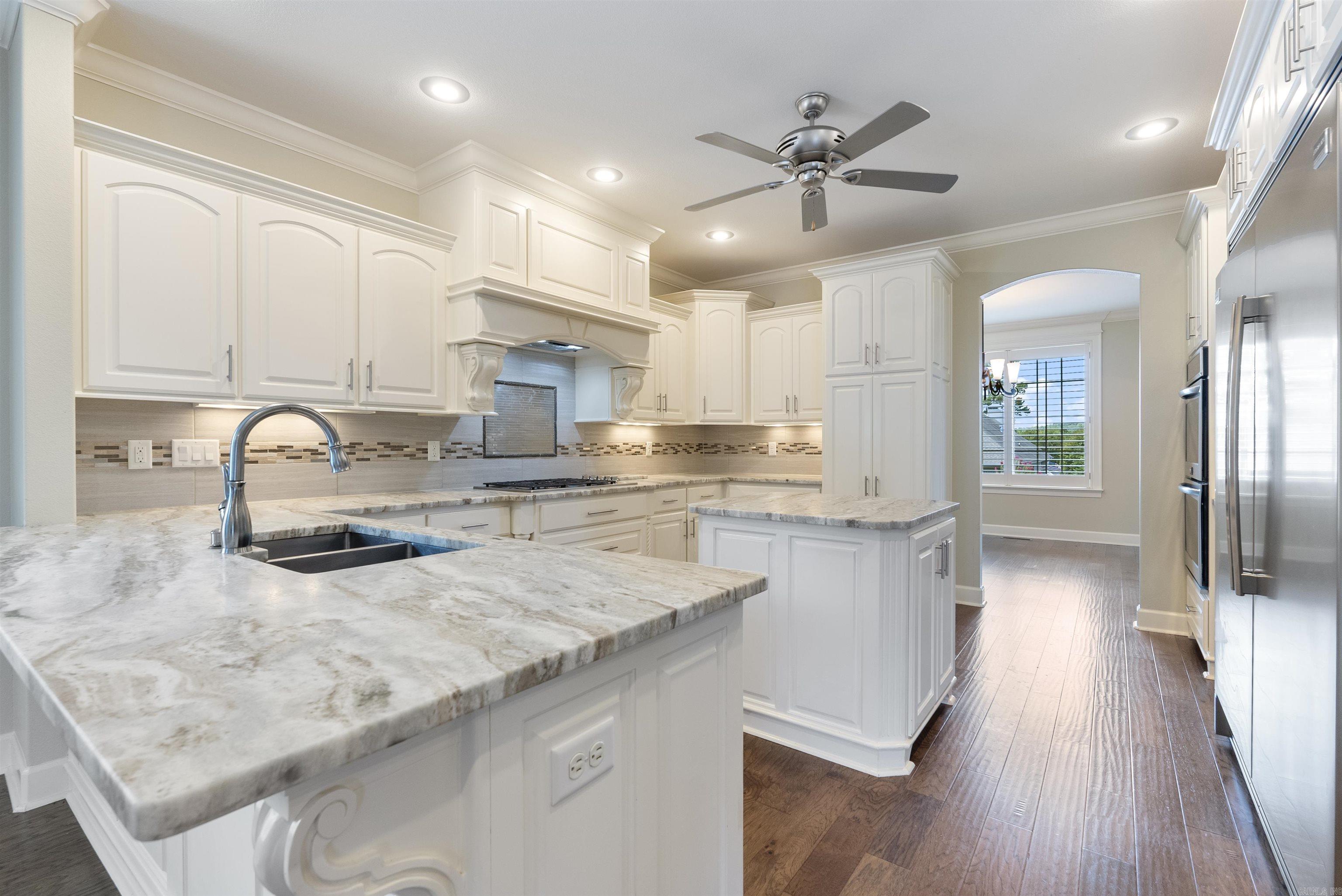 CHENAL VALLEY "TOURNAY CIRCLE" - Residential