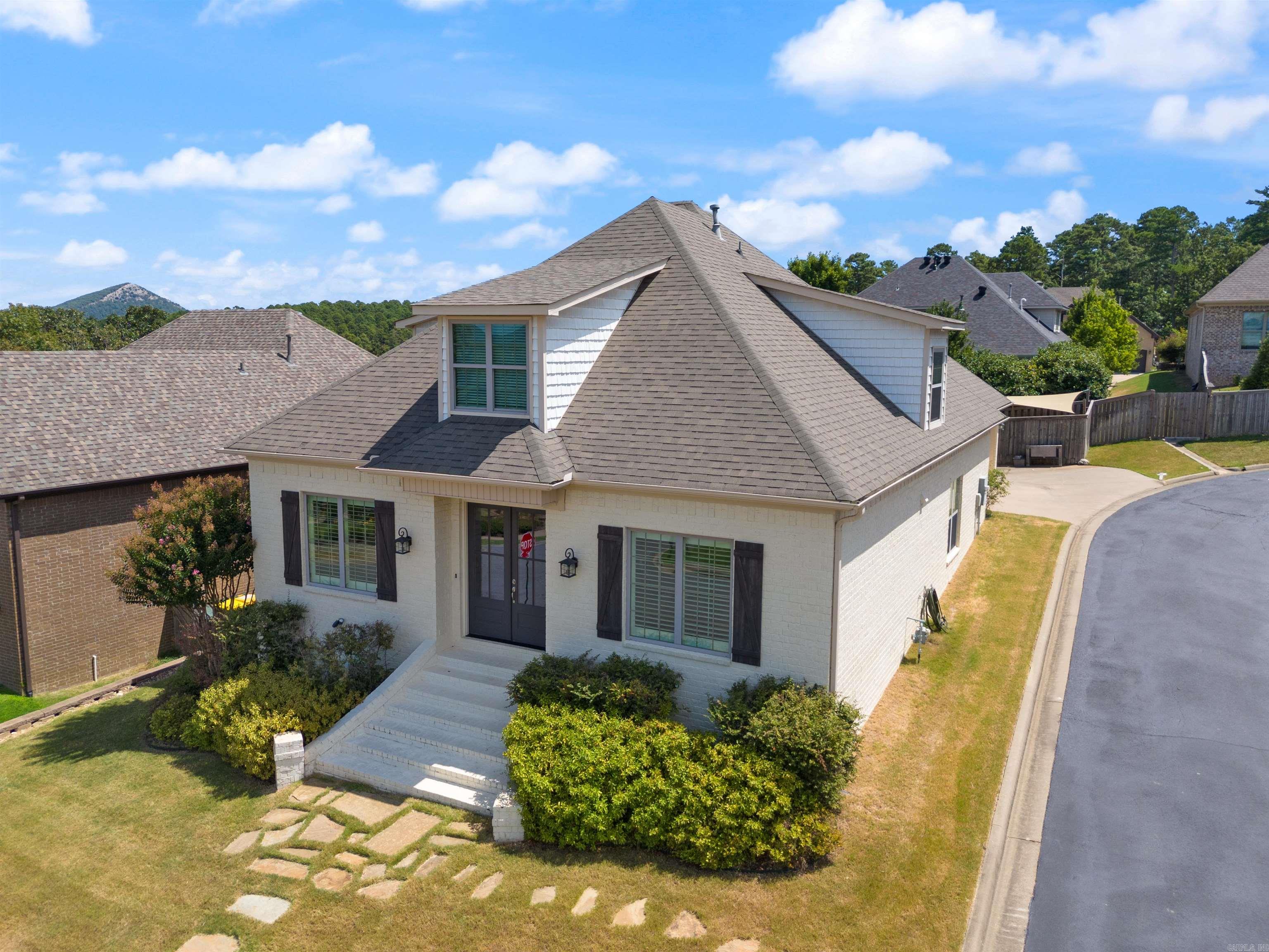 CHENAL VALLEY "TOURNAY CIRCLE" - Residential