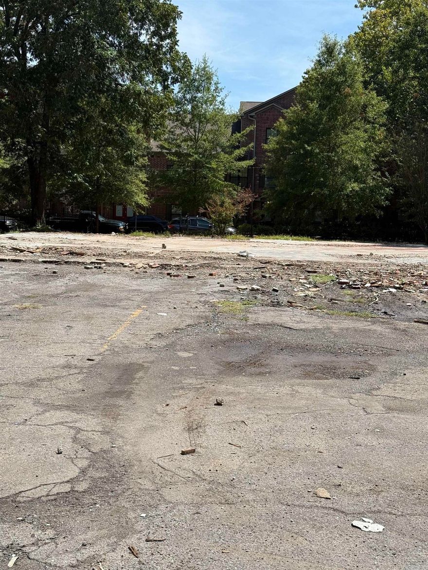 Prime investment opportunity in the heart of Downtown Little Rock (SOMA)! This spacious commercial lot is already zoned for multifamily use, making it the perfect site for your next apartment complex or residential development.Located in a central, high-demand area, the property offers convenient access to shopping, dining, schools, and major highways. With its strong potential for rental income and long-term growth, this lot is an excellent opportunity for developers and investors ready to bring new housing options to Little Rock!