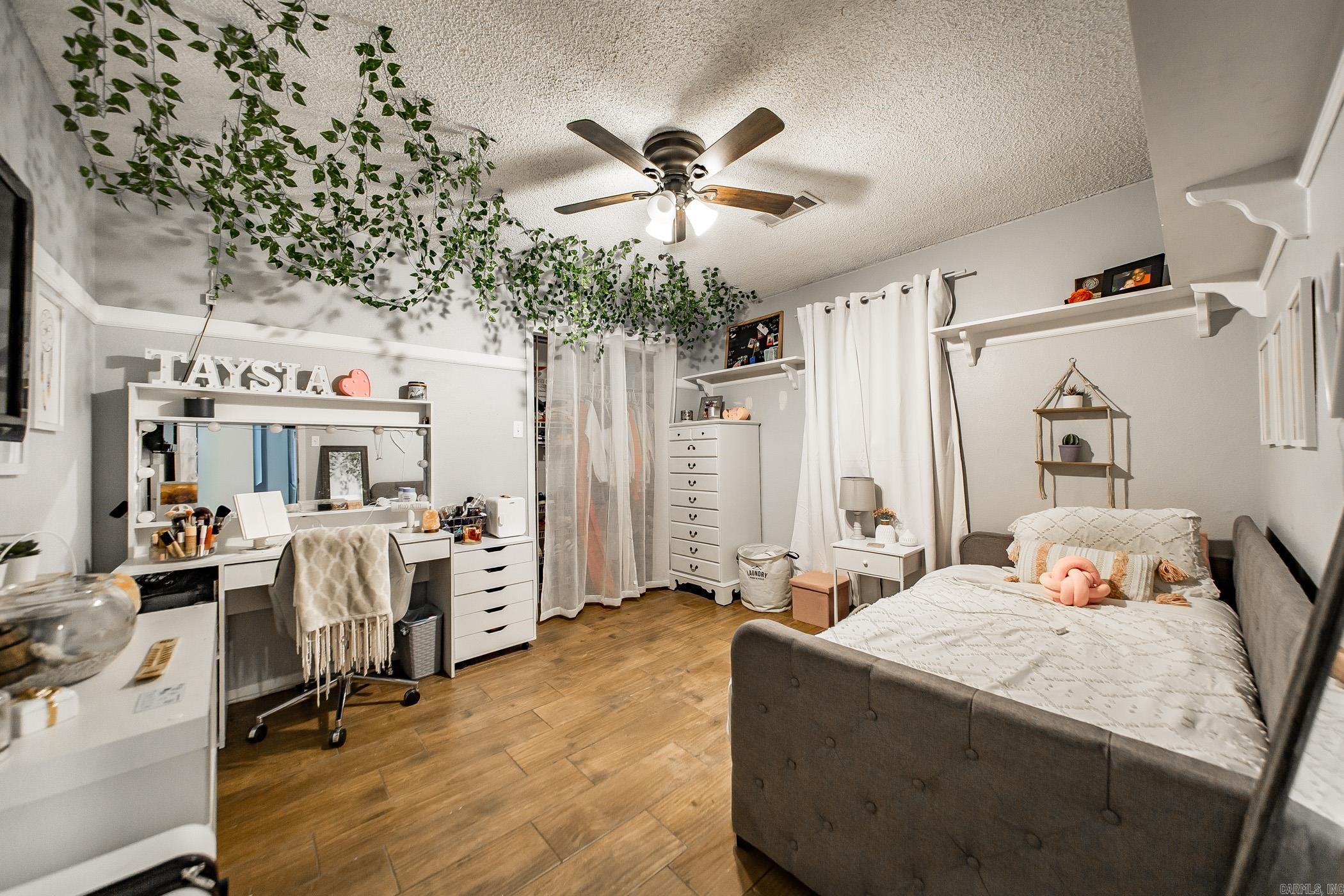 PINE MEADOWS - Residential