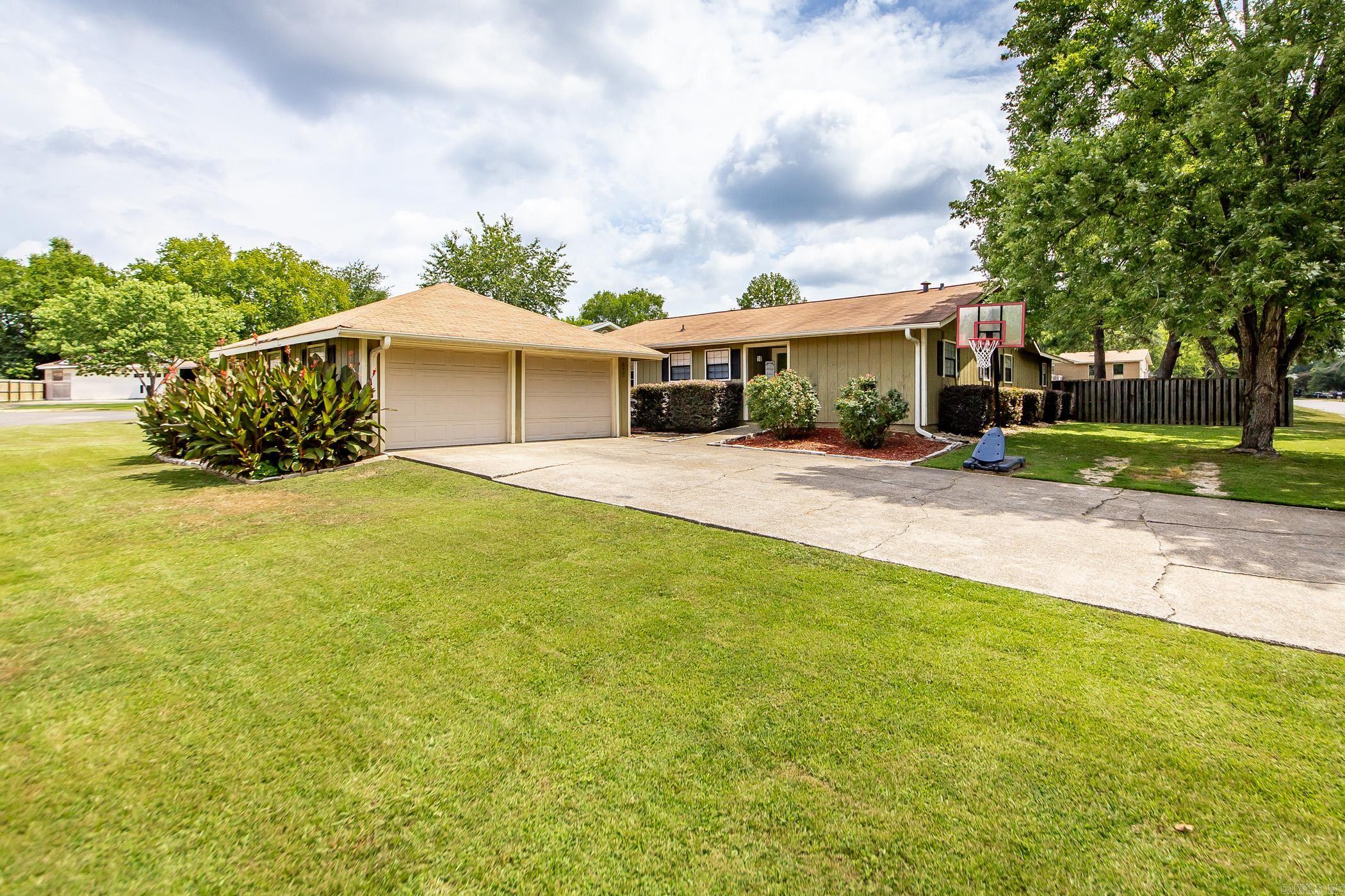 PINE MEADOWS - Residential