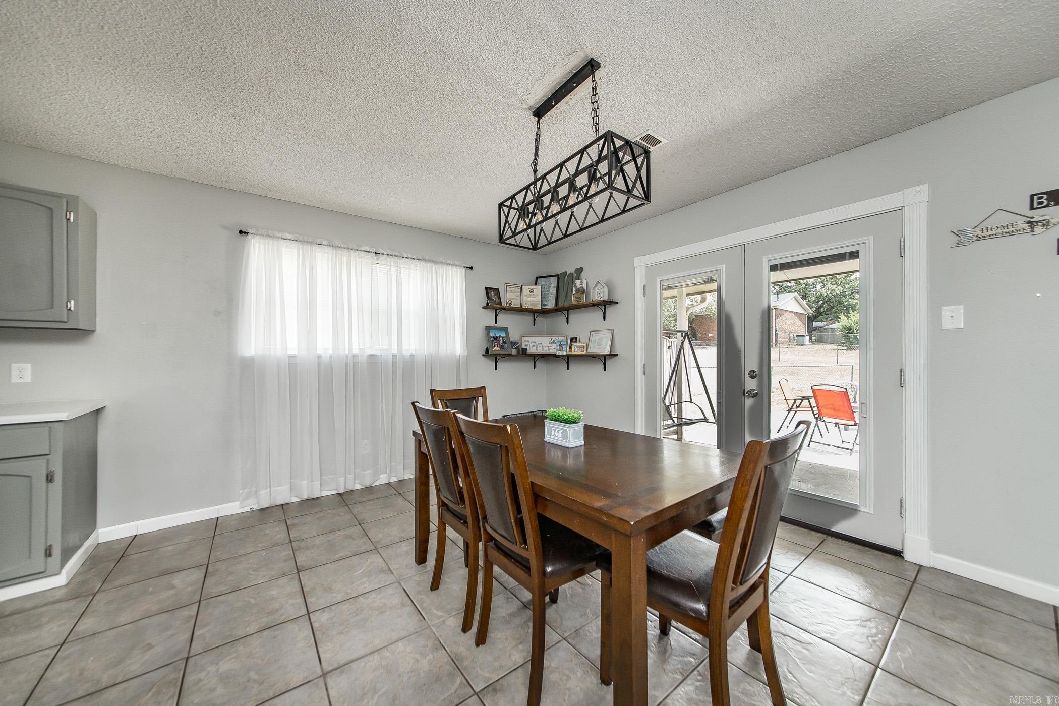 PINE MEADOWS - Residential
