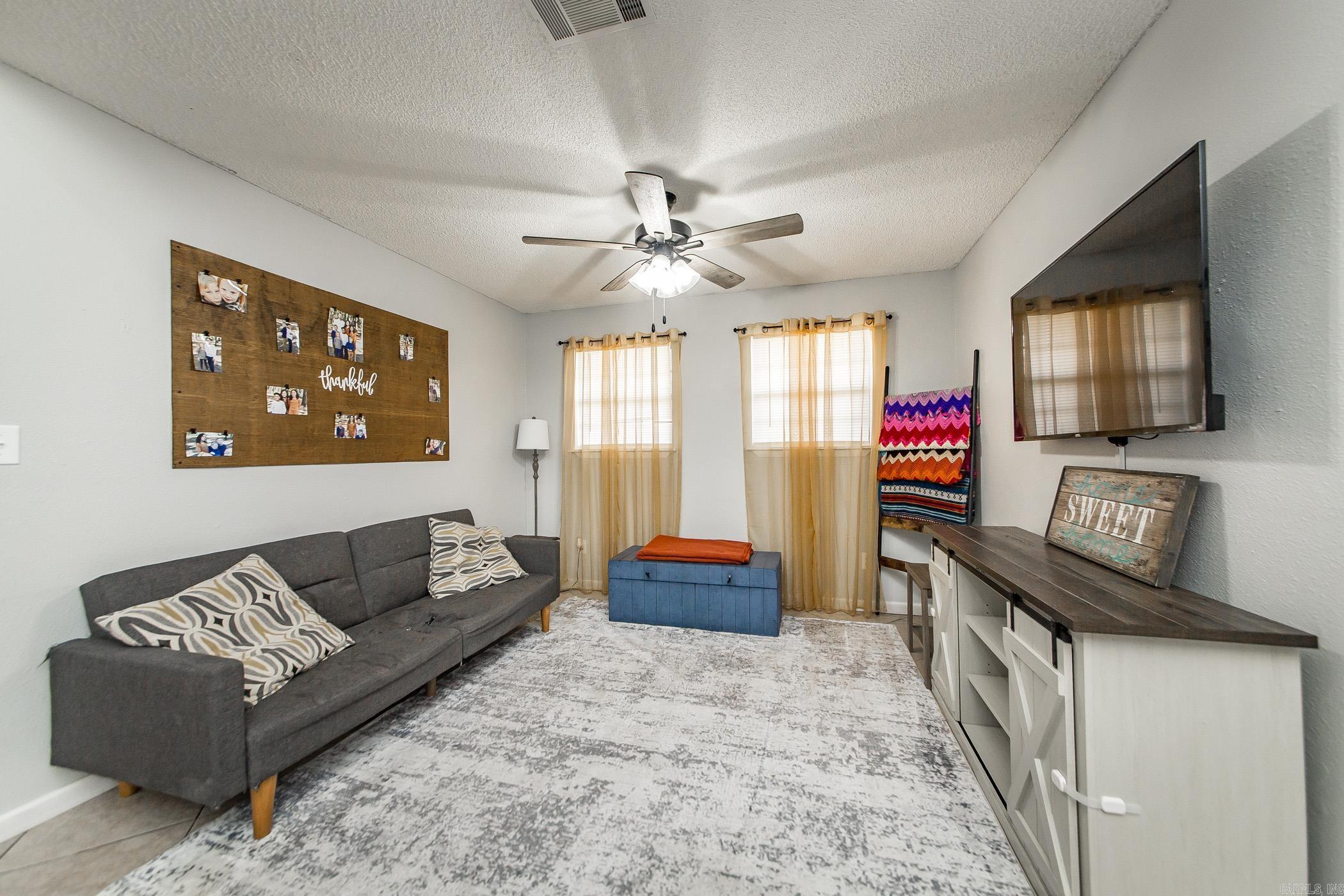 PINE MEADOWS - Residential
