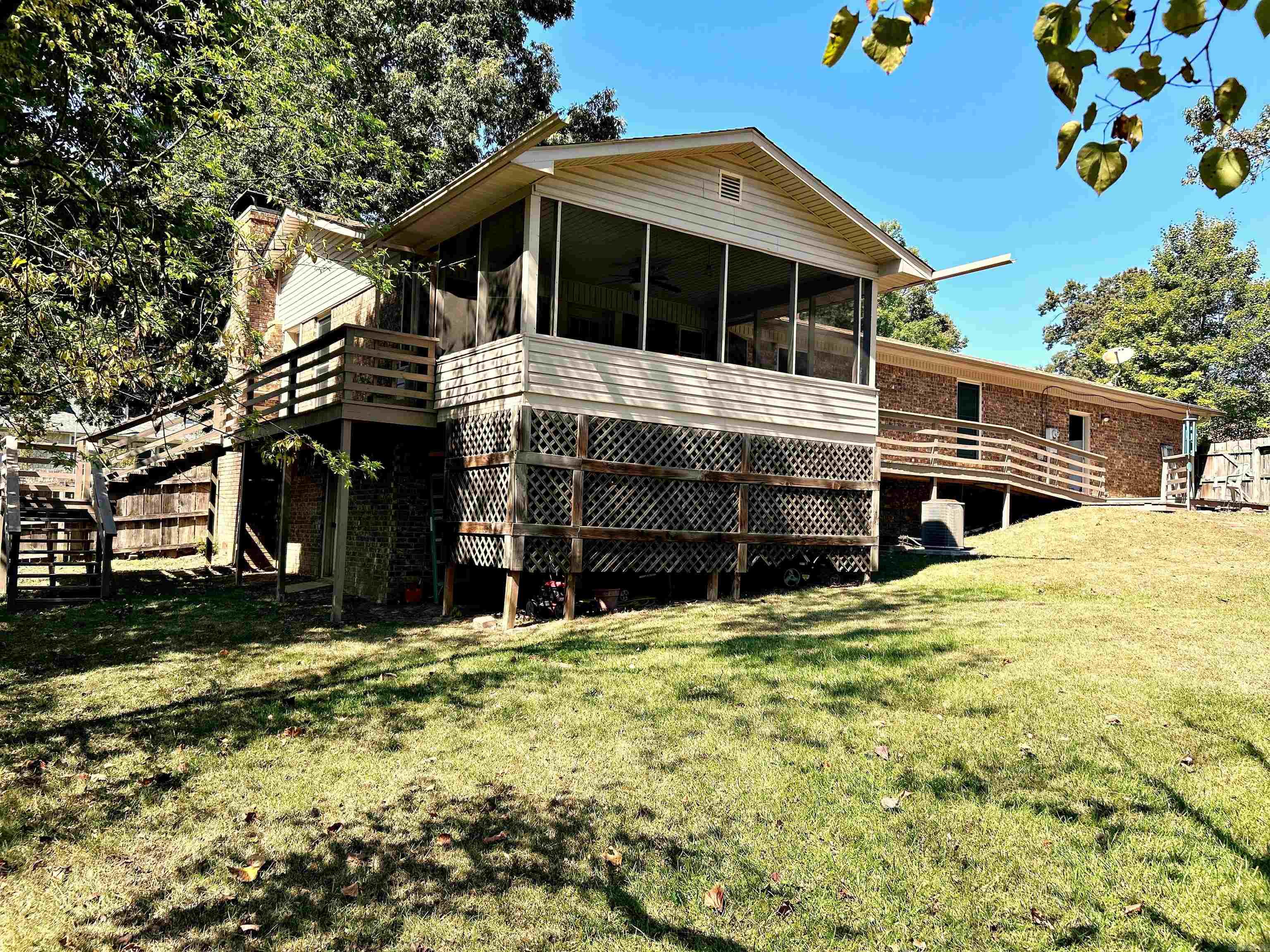 PINE HILLS PARK ADDN - Residential