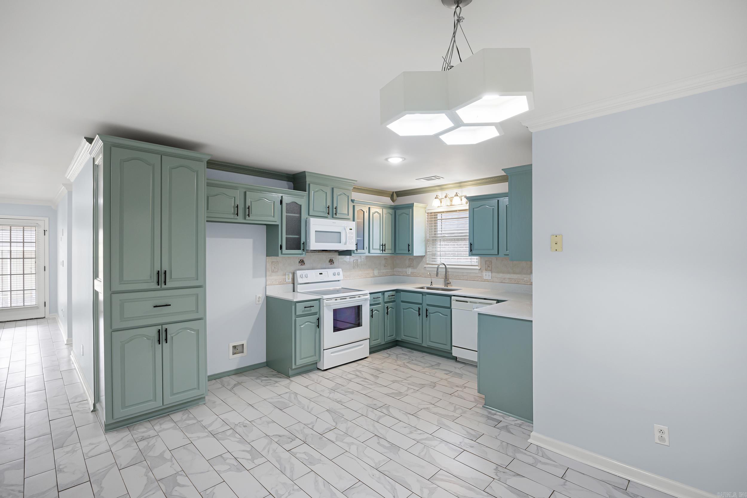 MADASON HEIGHTS - Residential