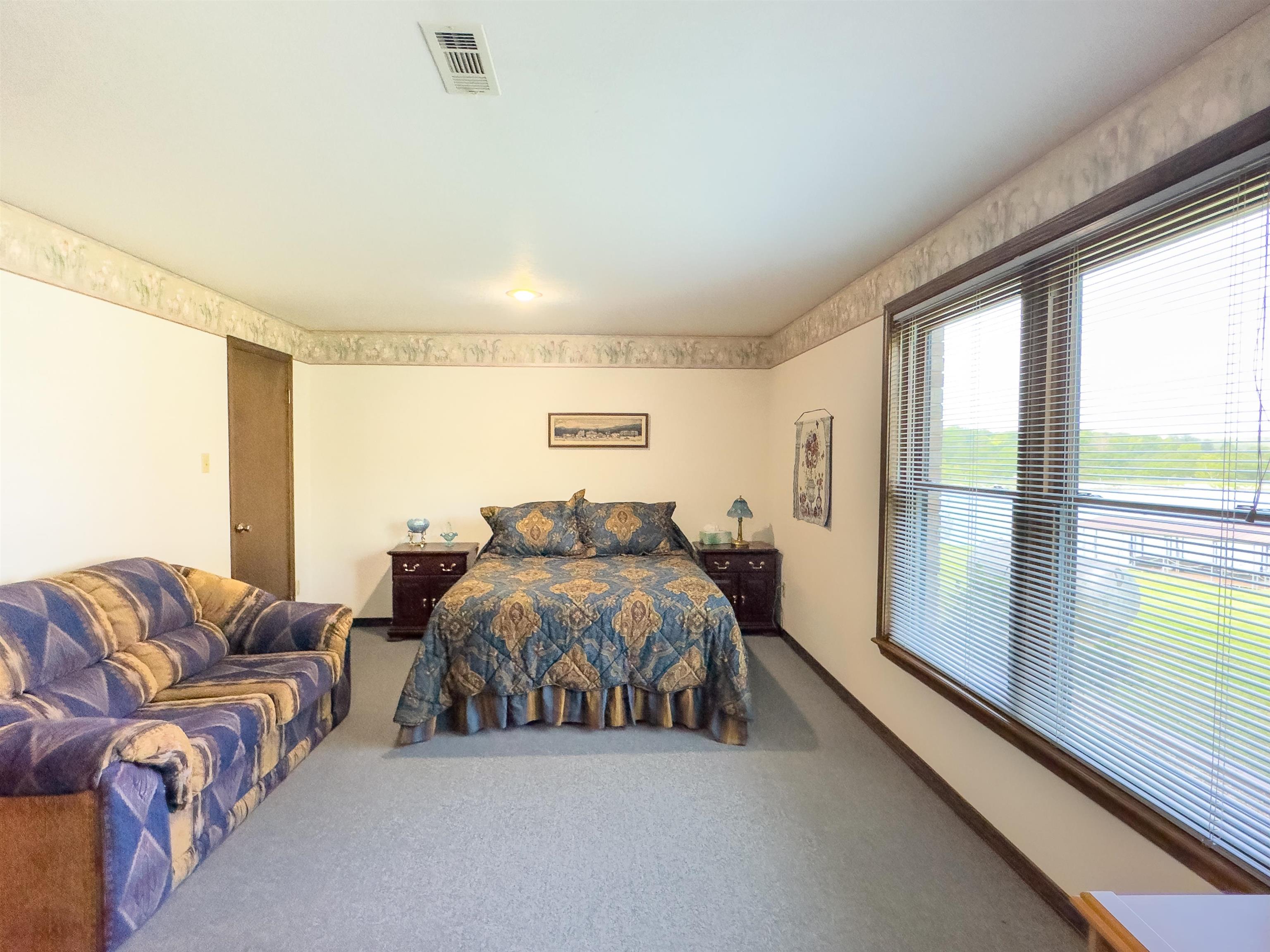 SOUTH SHORE - Residential