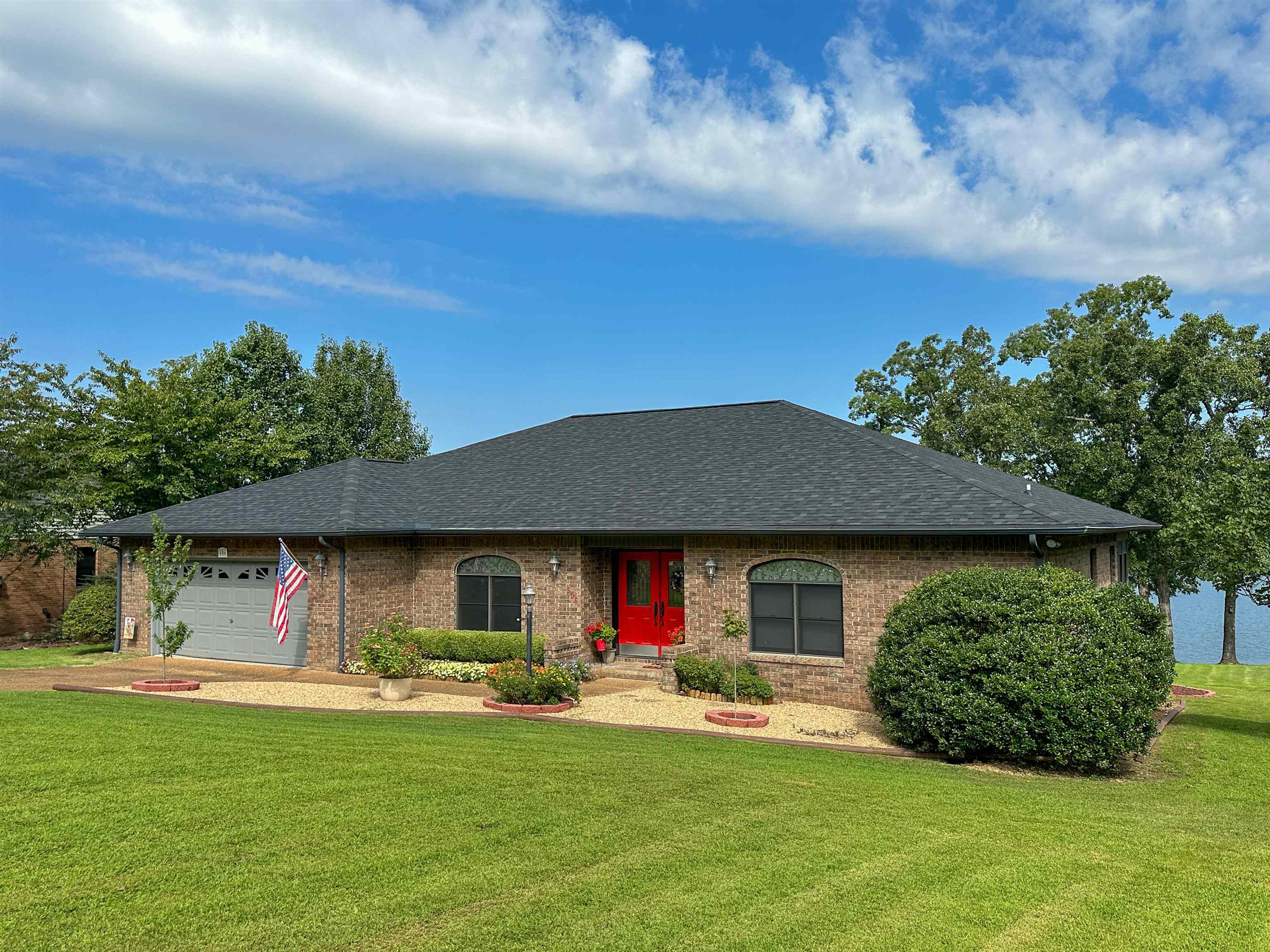 SOUTH SHORE - Residential