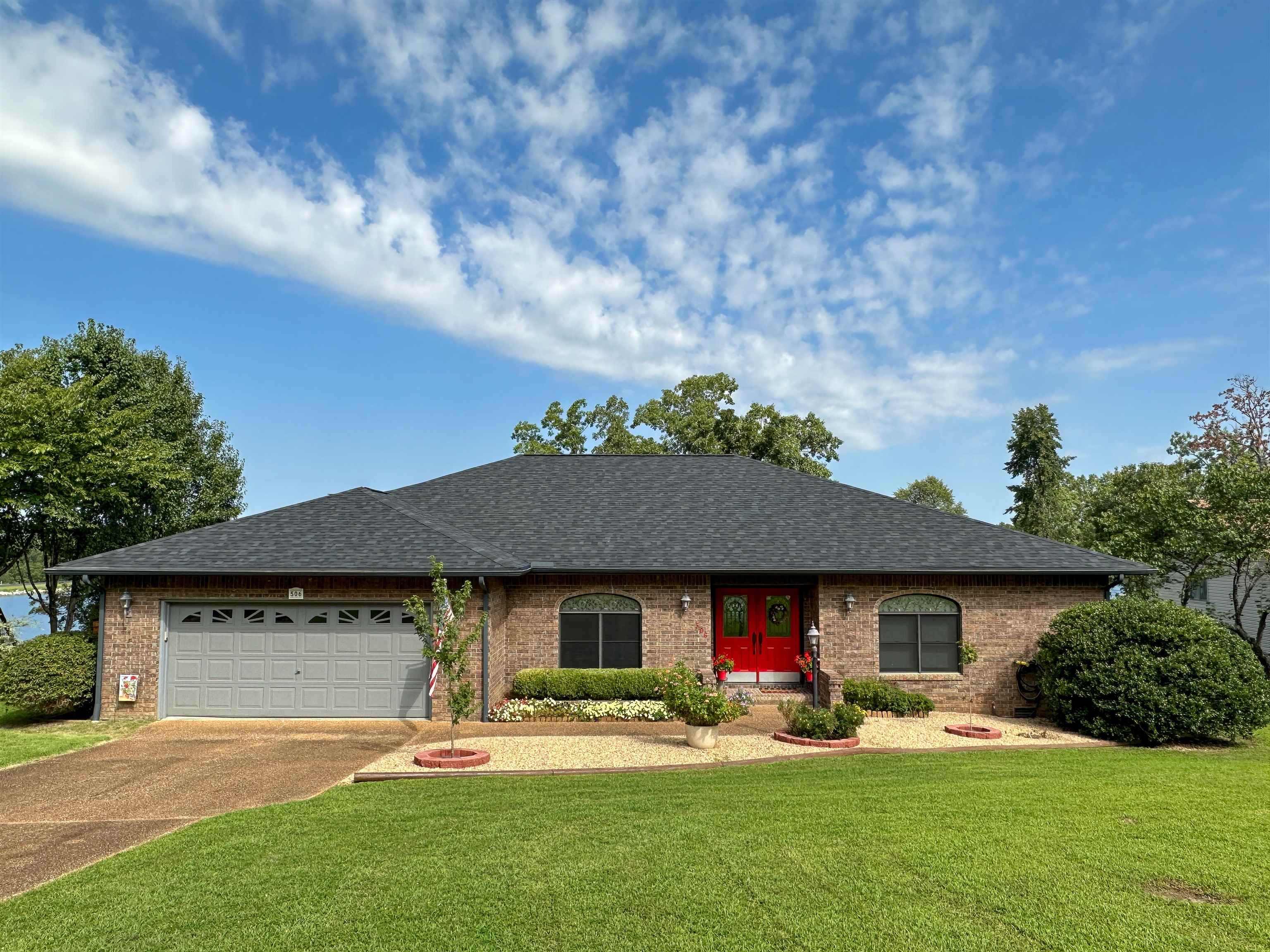 SOUTH SHORE - Residential