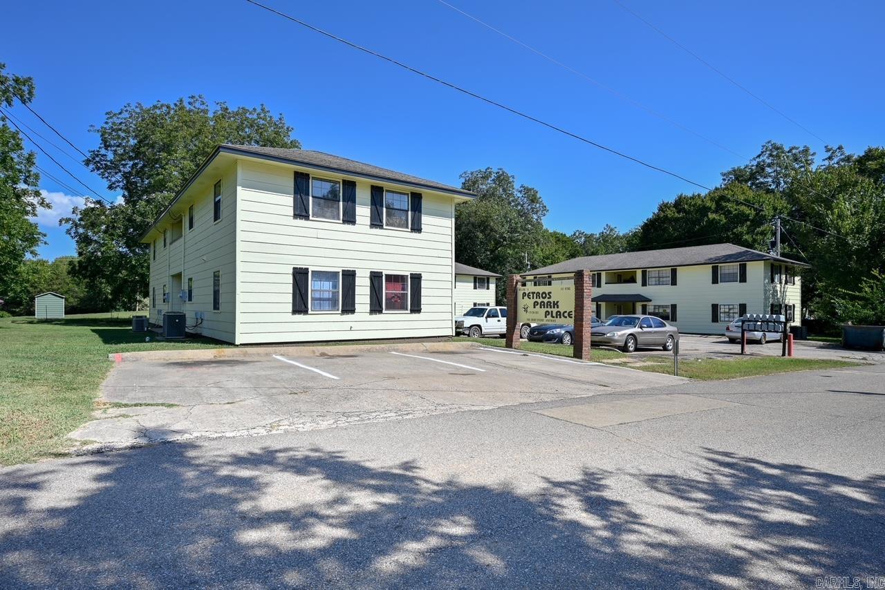 Petross - Commercial Sale