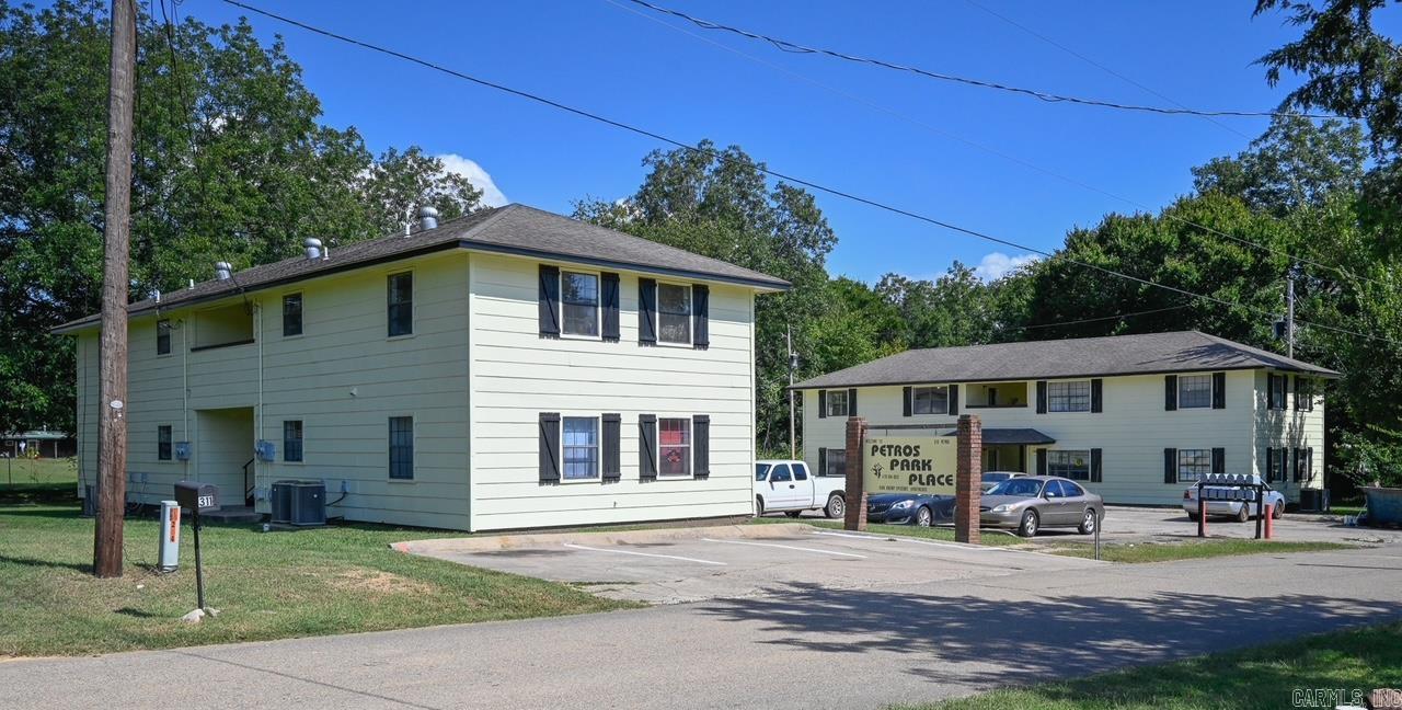 Petross - Commercial Sale